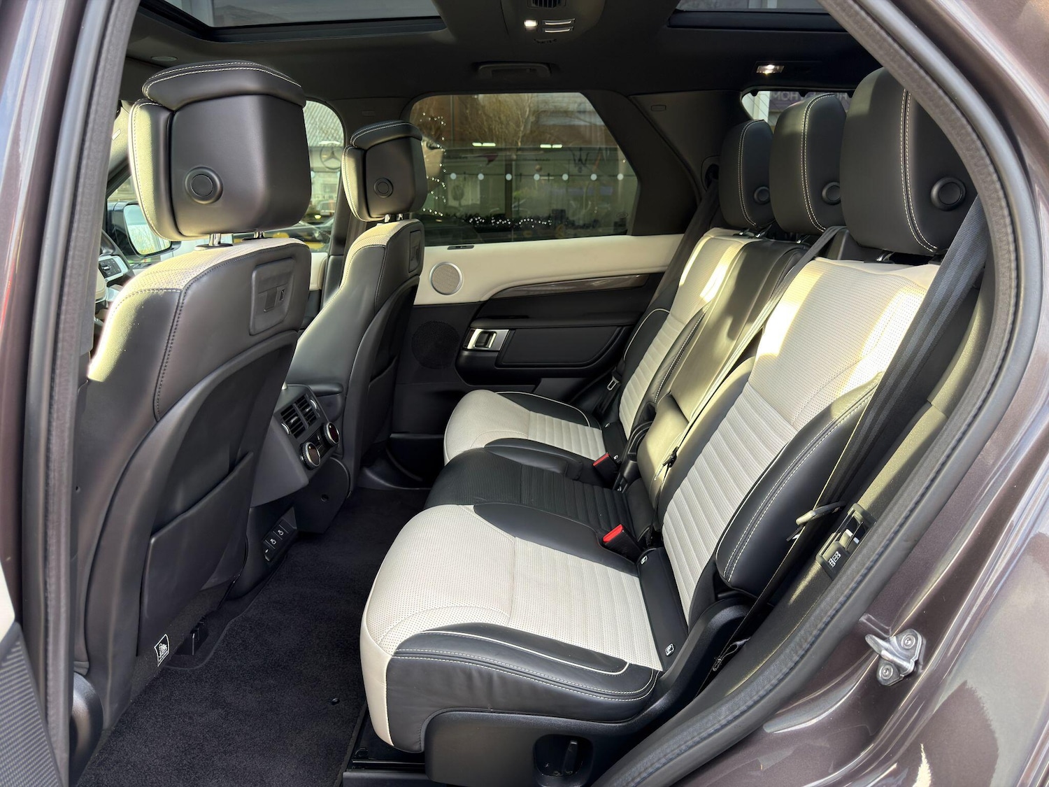 Used Land Rover Discovery 2023 for sale - 76899416: Photo 22