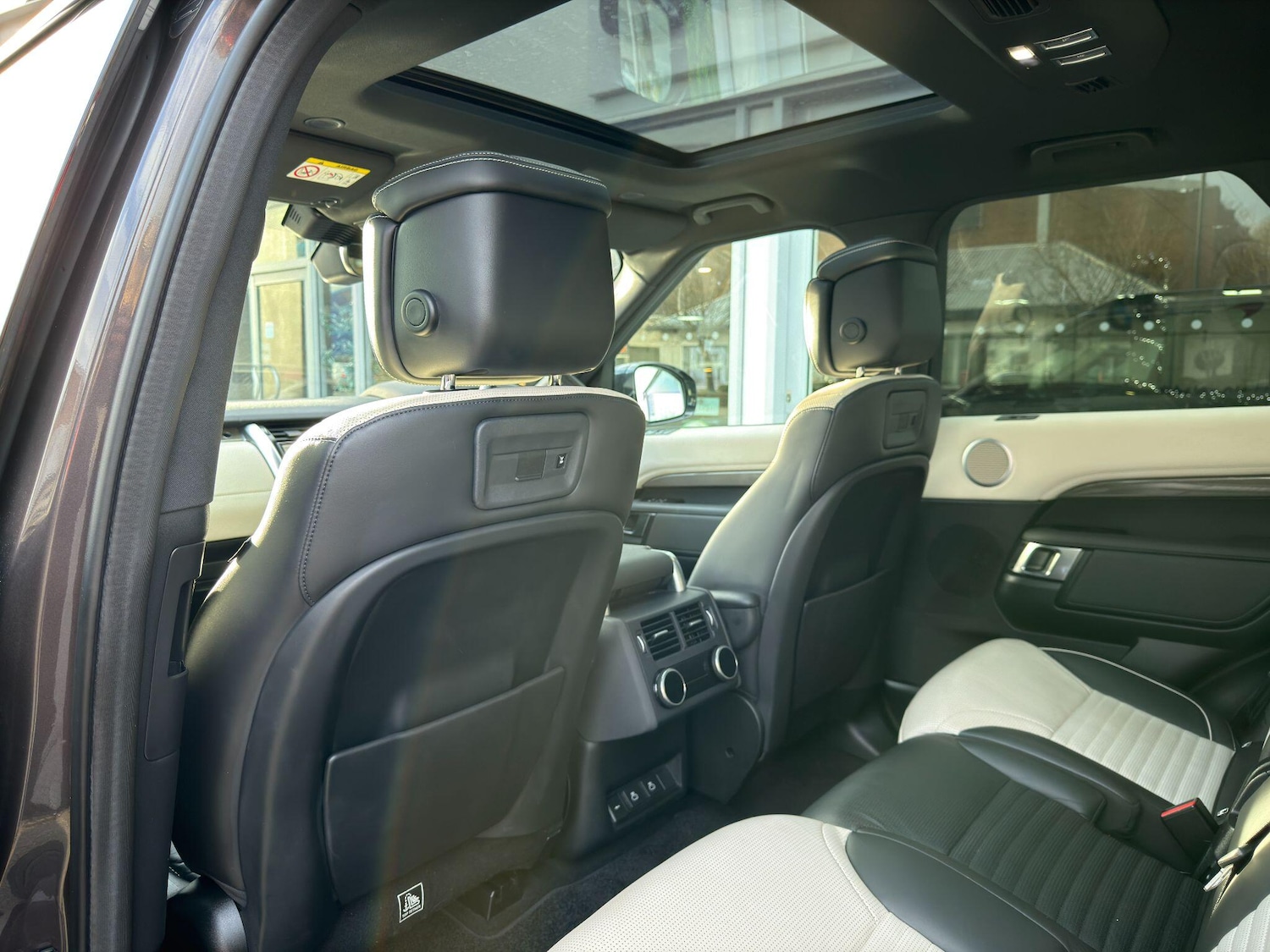 Used Land Rover Discovery 2023 for sale - 76899416: Photo 23