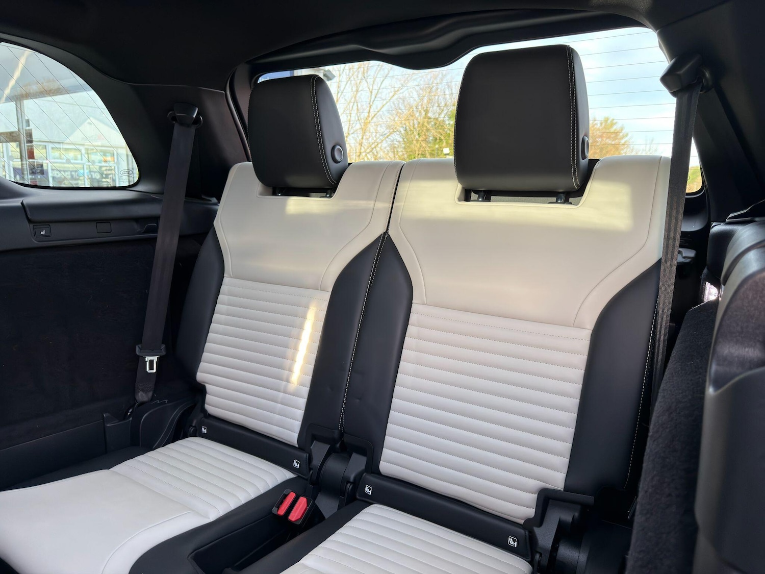 Used Land Rover Discovery 2023 for sale - 76899416: Photo 24