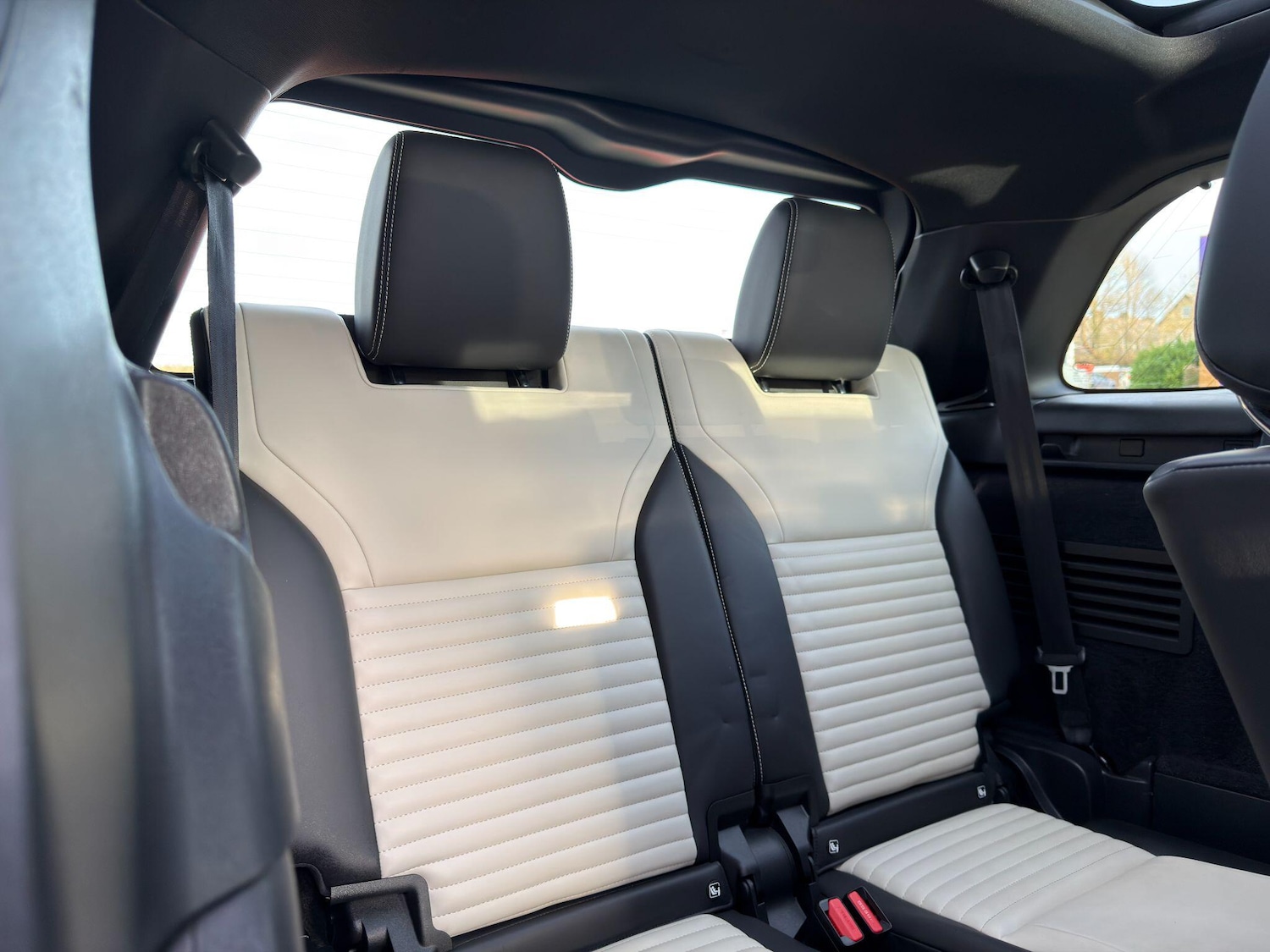 Used Land Rover Discovery 2023 for sale - 76899416: Photo 25