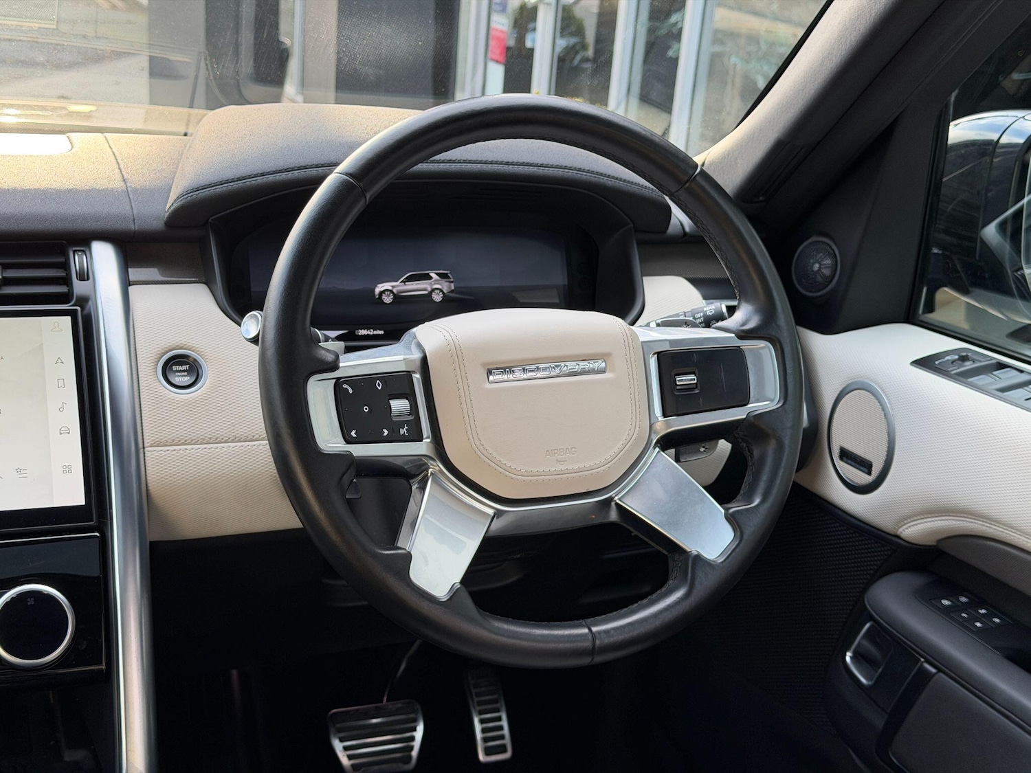 Used Land Rover Discovery 2023 for sale - 76899416: Photo 26