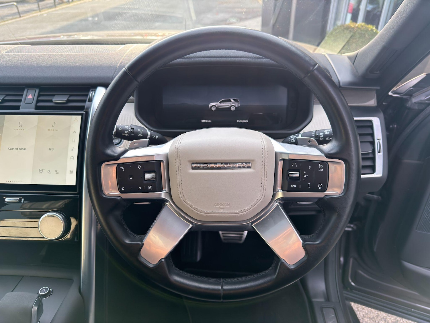 Used Land Rover Discovery 2023 for sale - 76899416: Photo 28