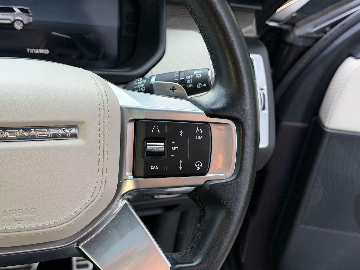 Used Land Rover Discovery 2023 for sale - 76899416: Photo 30