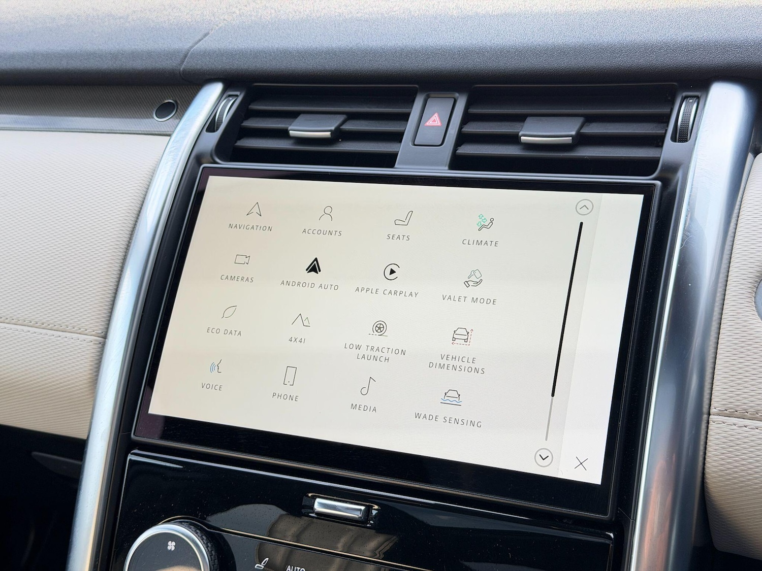 Used Land Rover Discovery 2023 for sale - 76899416: Photo 37