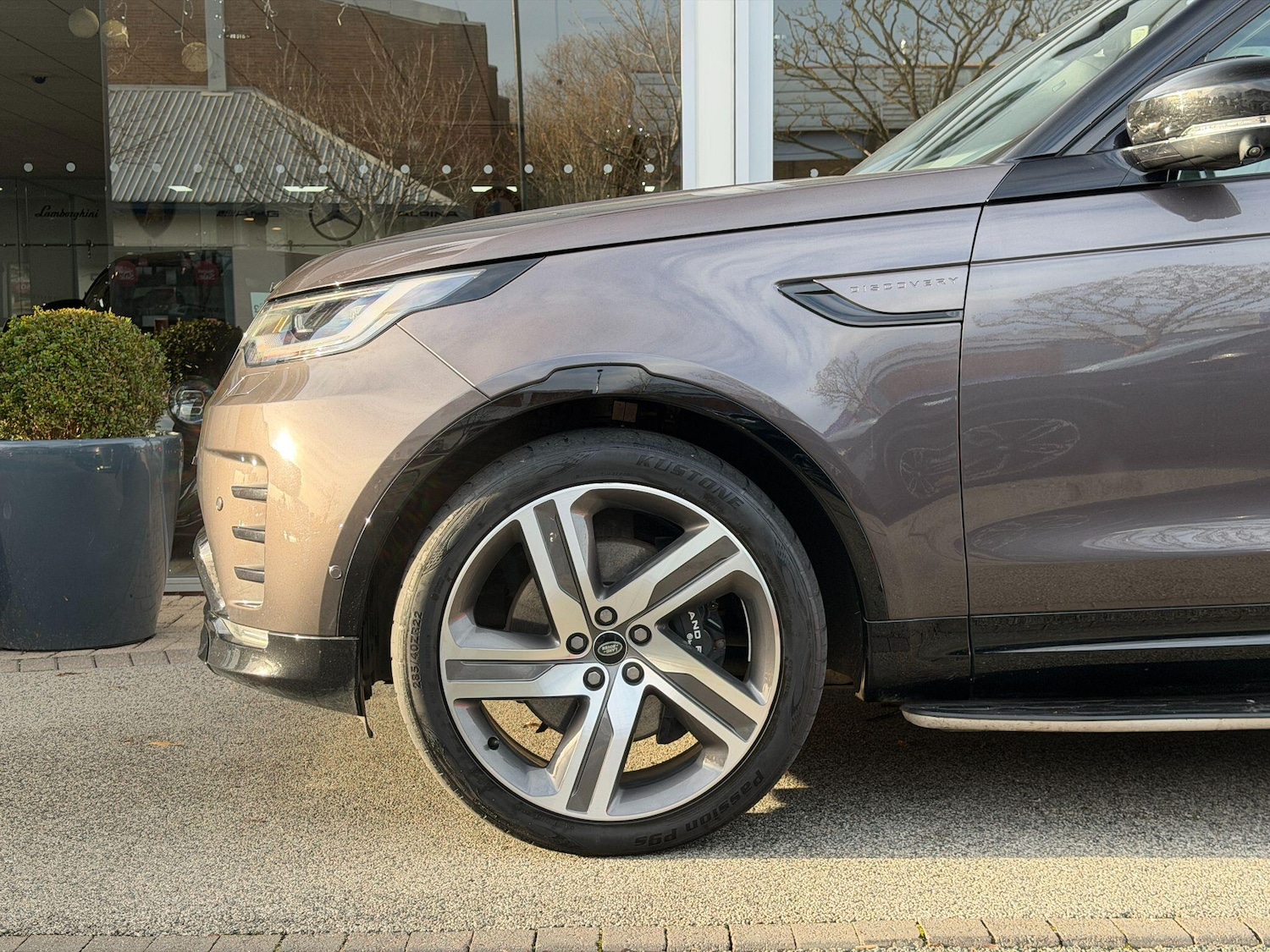 Used Land Rover Discovery 2023 for sale - 76899416: Photo 4