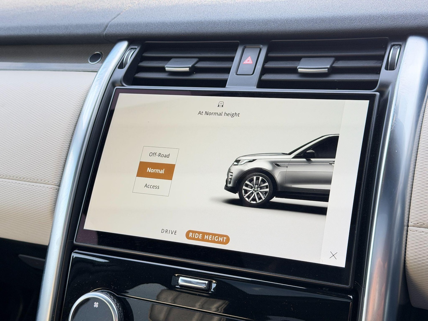 Used Land Rover Discovery 2023 for sale - 76899416: Photo 44