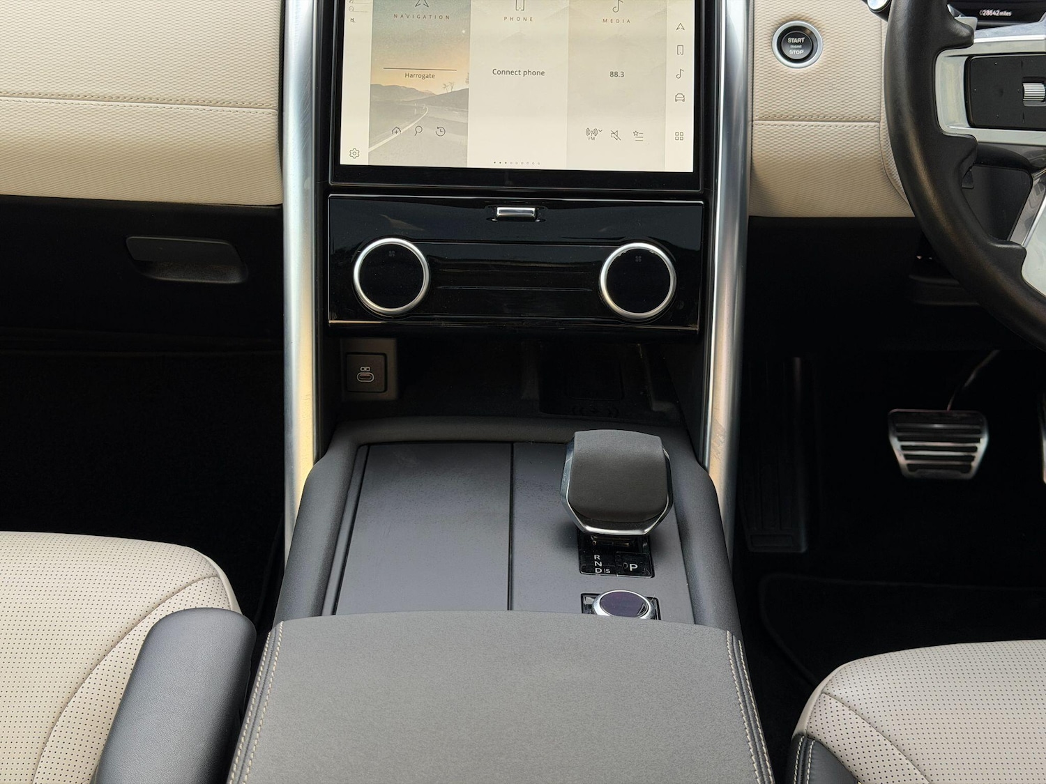 Used Land Rover Discovery 2023 for sale - 76899416: Photo 46