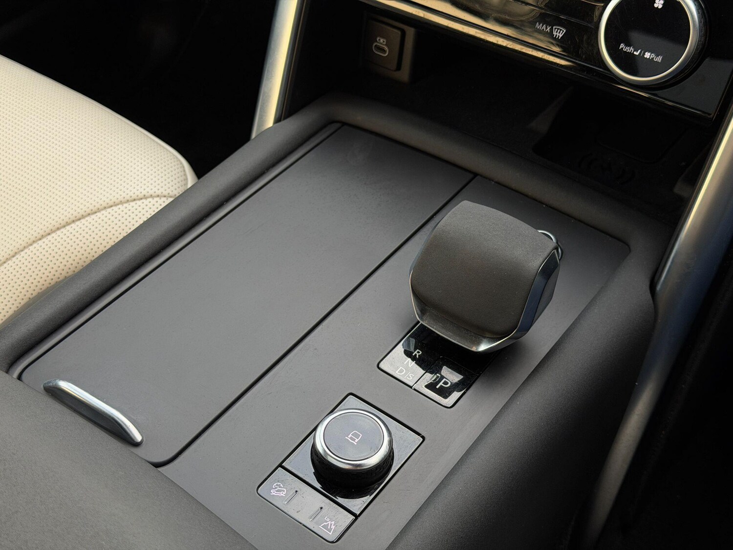 Used Land Rover Discovery 2023 for sale - 76899416: Photo 47