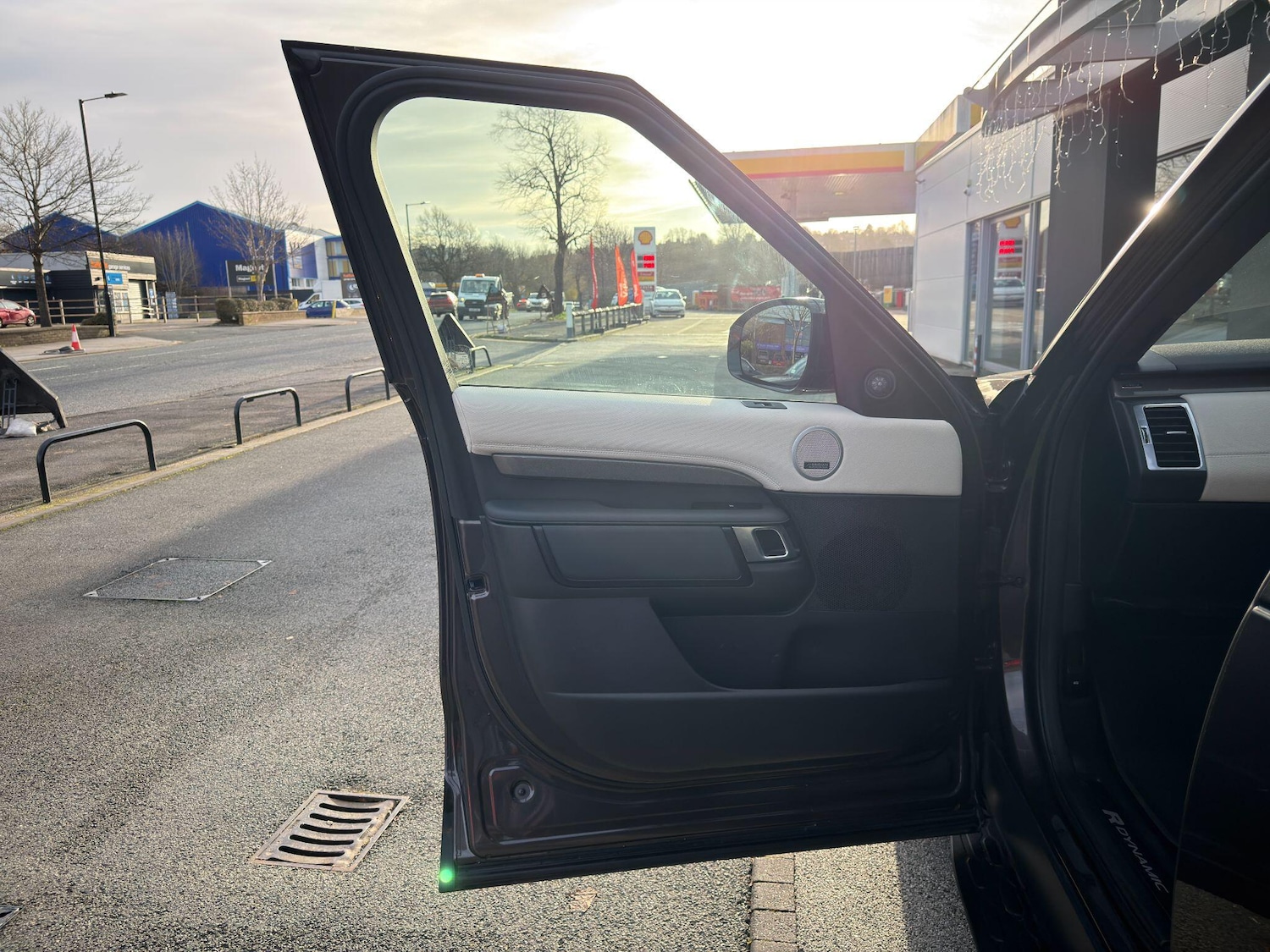 Used Land Rover Discovery 2023 for sale - 76899416: Photo 66