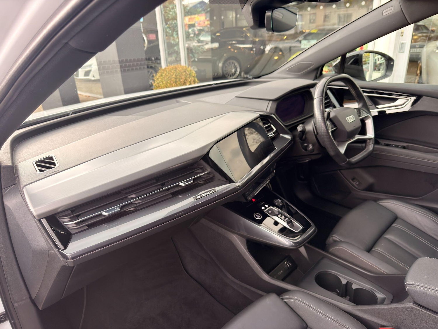 Used Audi Q4 e-tron 2023 for sale - 76085269: Photo 11