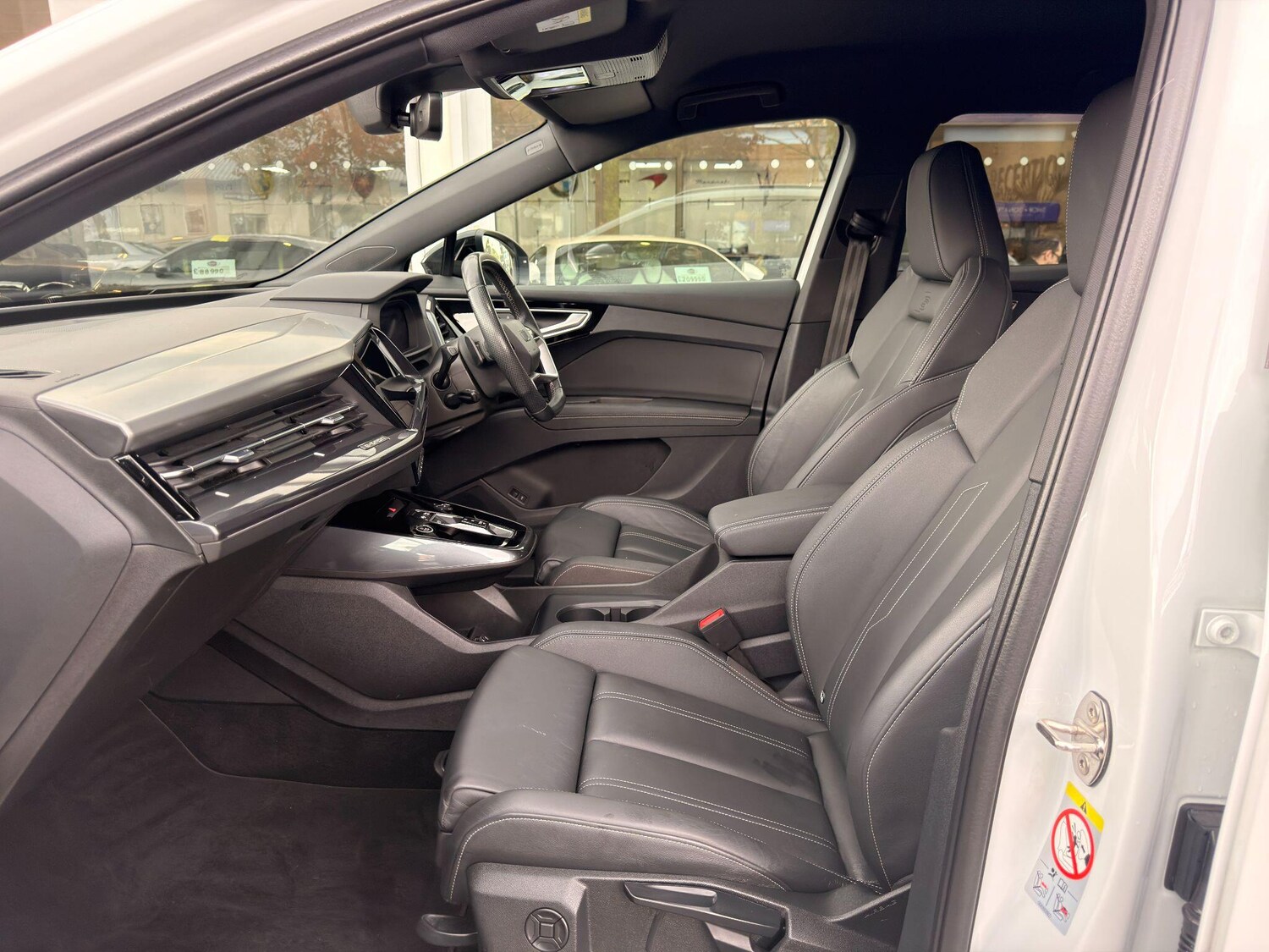 Used Audi Q4 e-tron 2023 for sale - 76085269: Photo 16