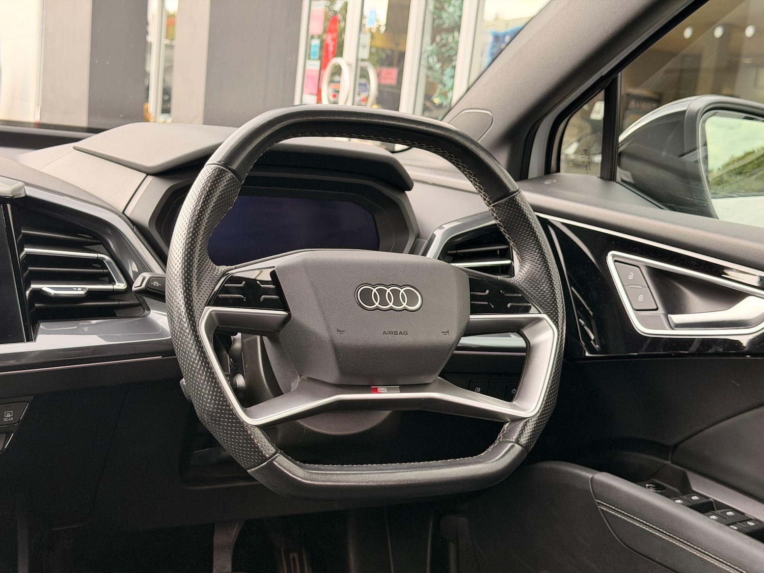 Used Audi Q4 e-tron 2023 for sale - 76085269: Photo 23
