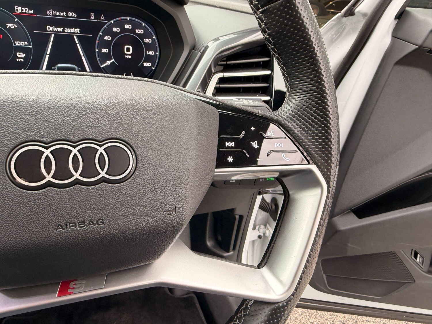 Used Audi Q4 e-tron 2023 for sale - 76085269: Photo 26