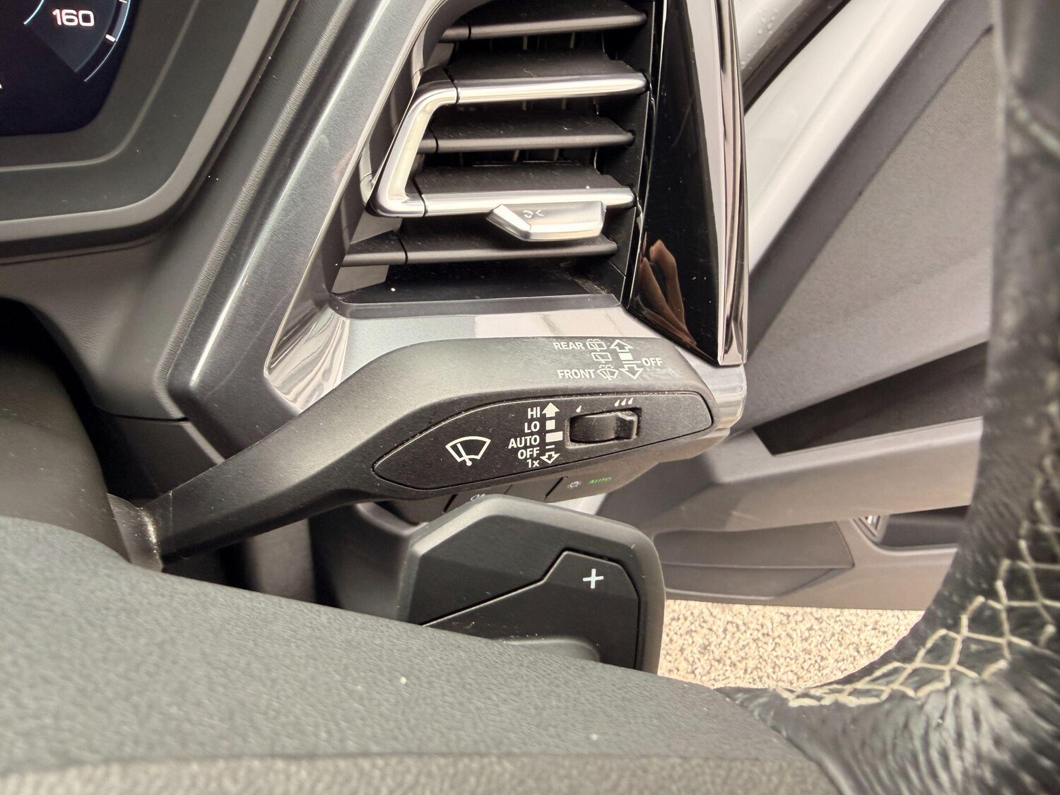 Used Audi Q4 e-tron 2023 for sale - 76085269: Photo 28