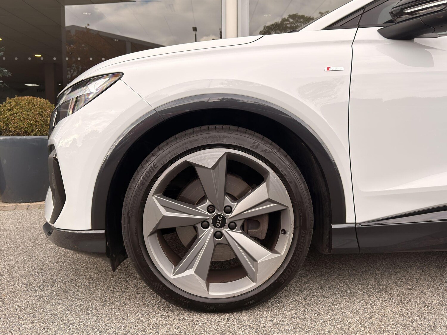 Used Audi Q4 e-tron 2023 for sale - 76085269: Photo 4