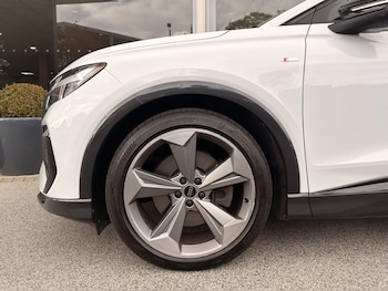 Used Audi Q4 e-tron 2023 for sale - 76085269: Photo 4