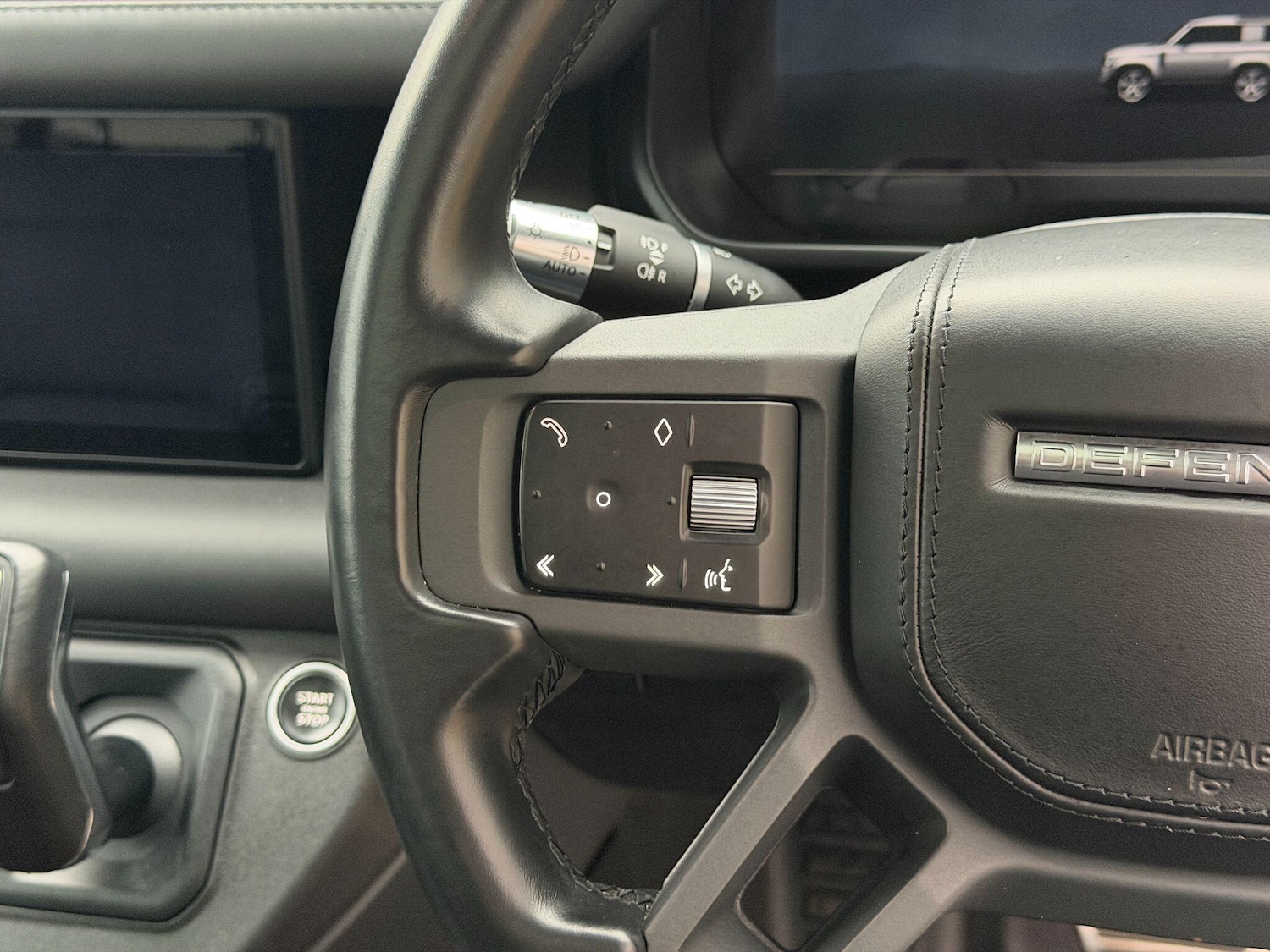 Used Land Rover Defender 90 2021 for sale - 77412081: Photo 27