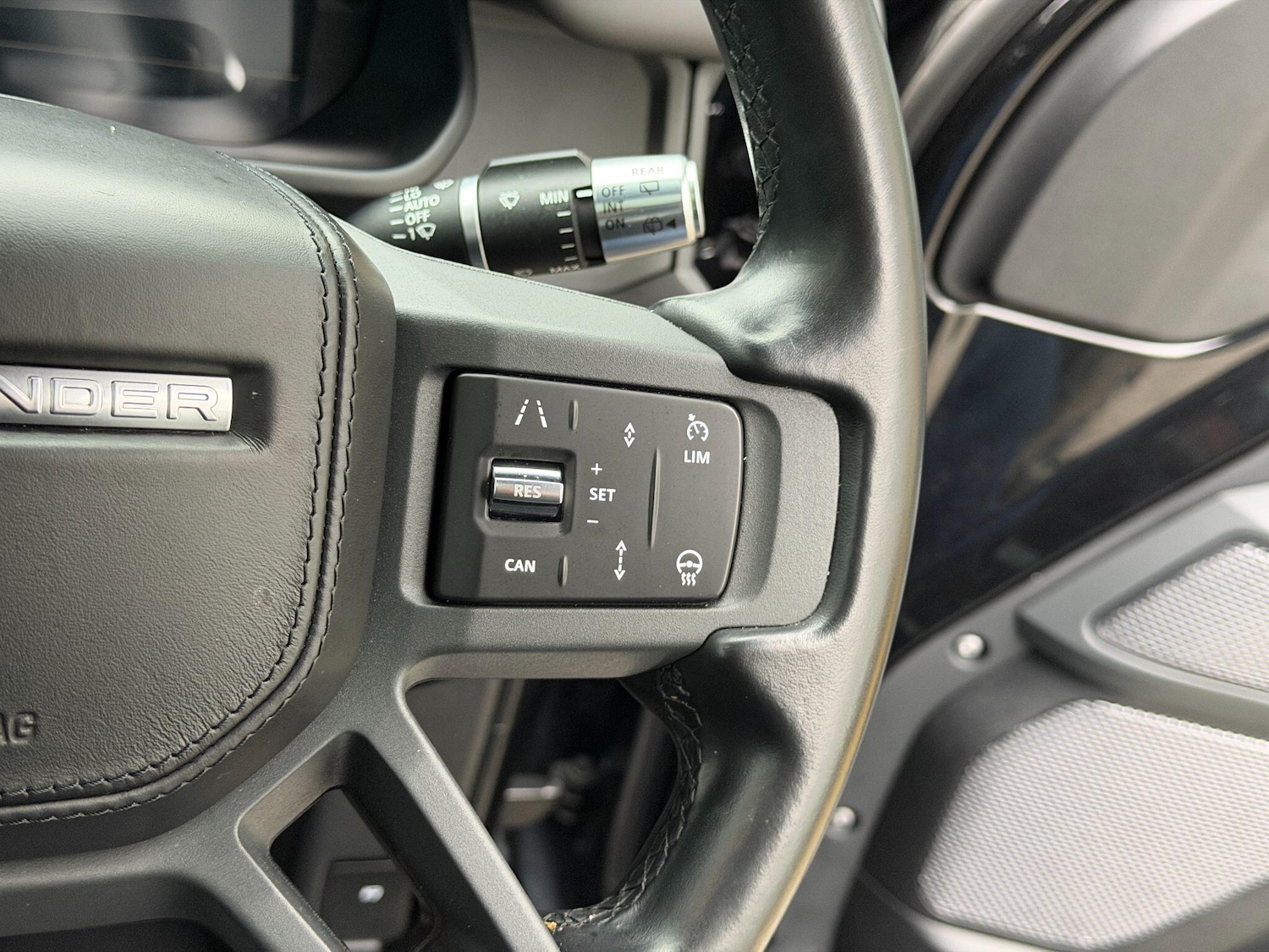 Used Land Rover Defender 90 2021 for sale - 77412081: Photo 28