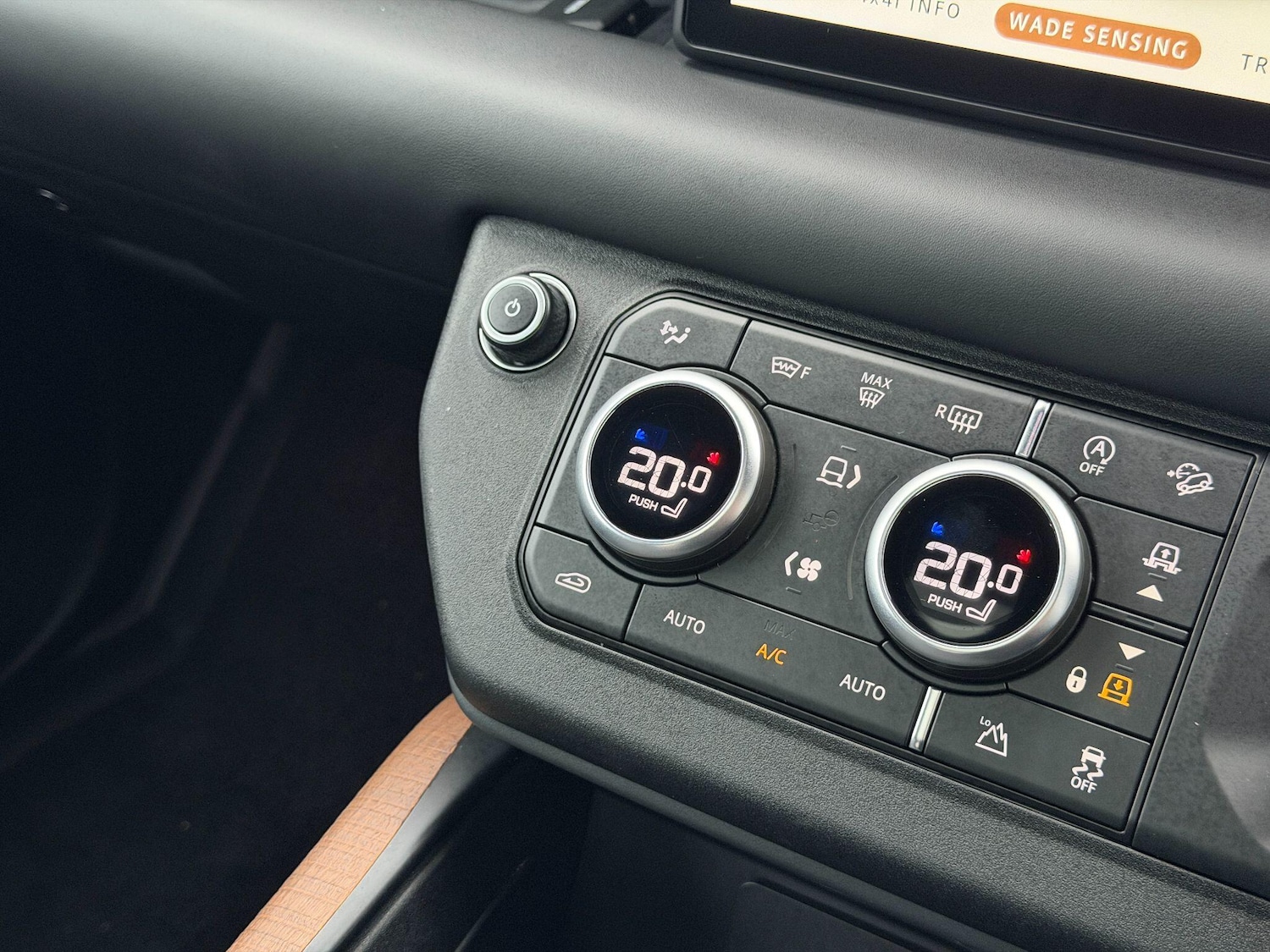 Used Land Rover Defender 90 2021 for sale - 77412081: Photo 31