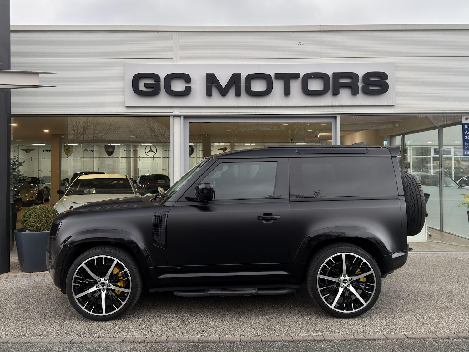 Used Land Rover Defender 90 2021 for sale - 77412081: Photo 4