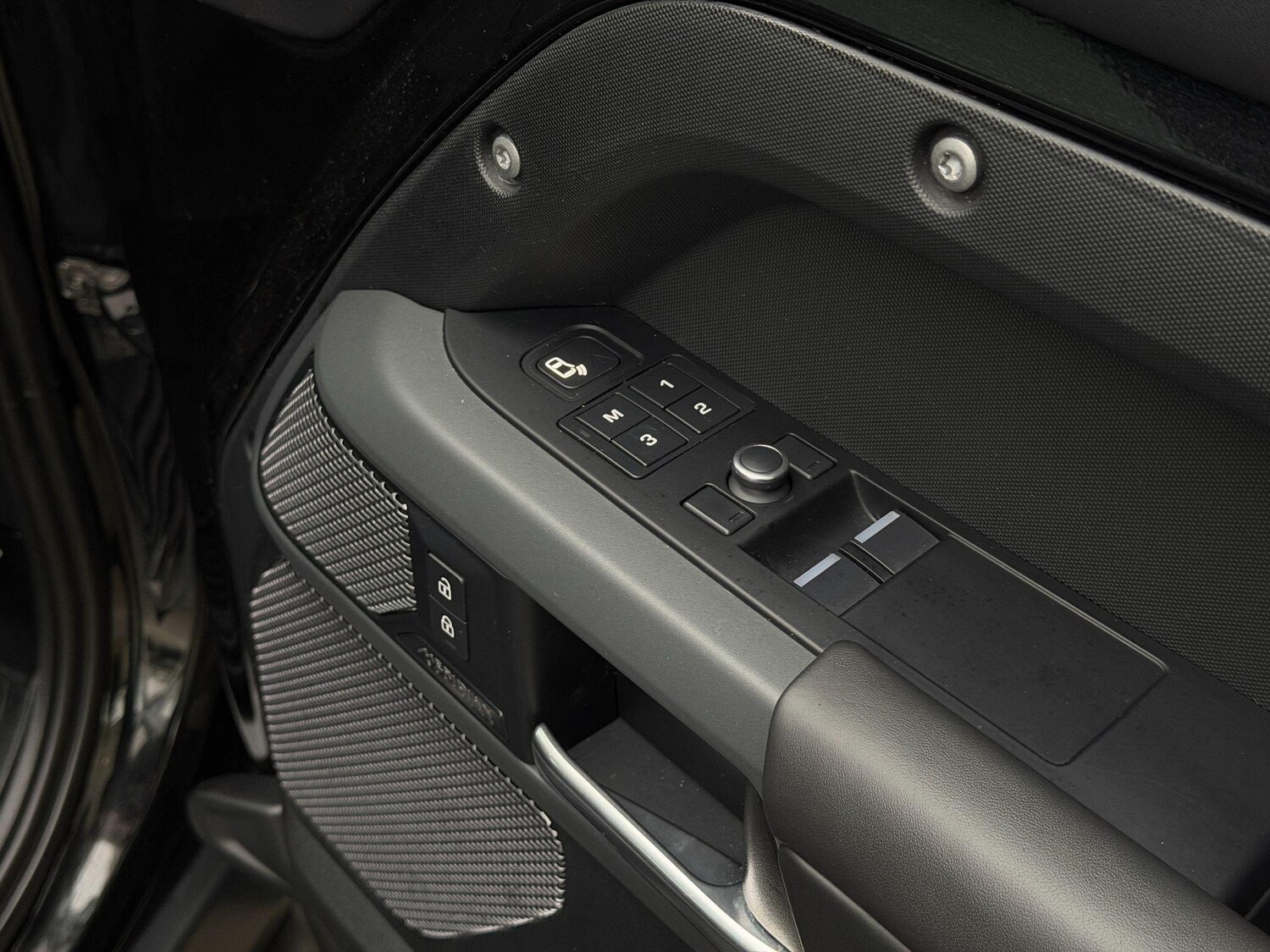 Used Land Rover Defender 90 2021 for sale - 77412081: Photo 46