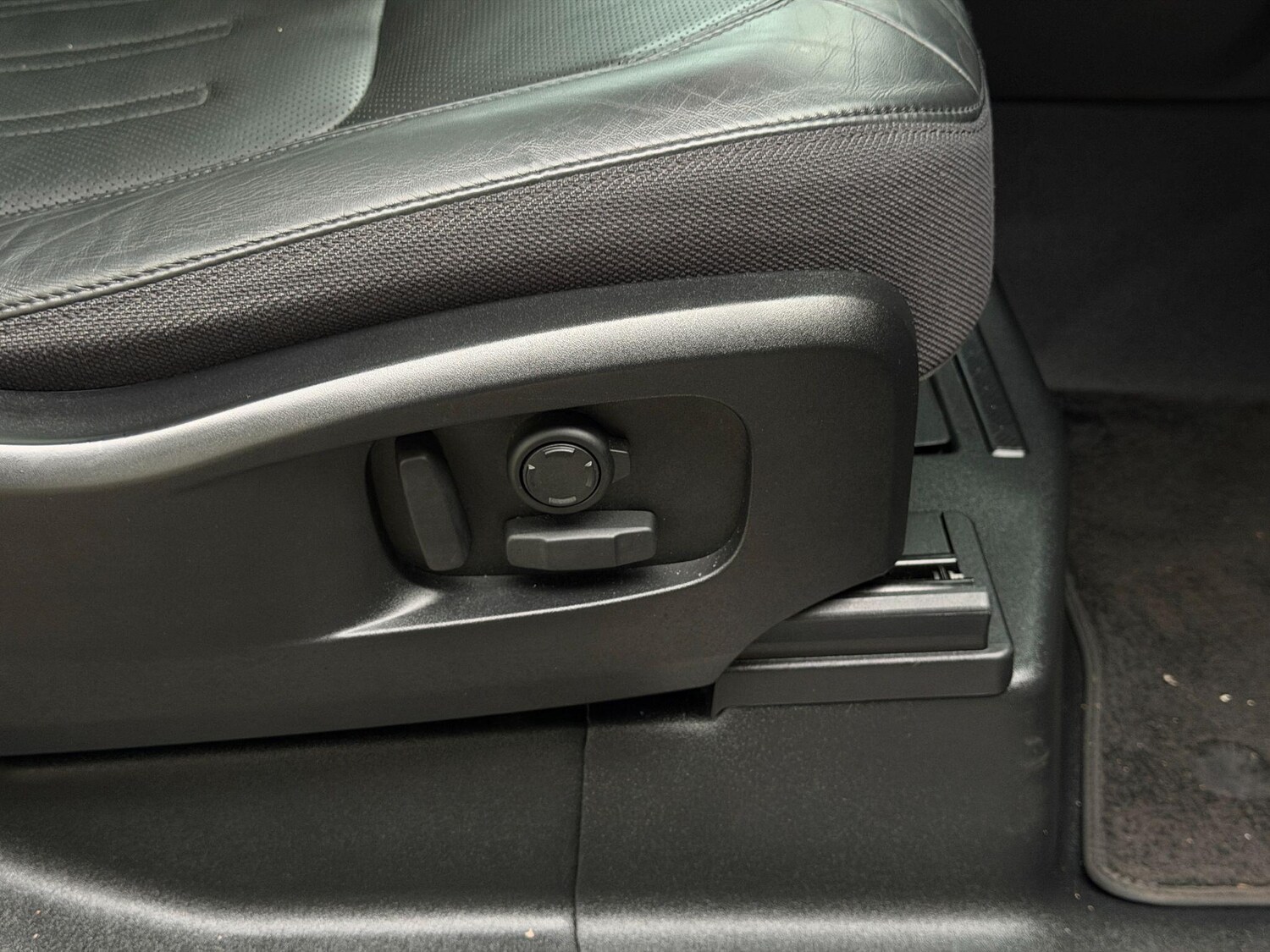 Used Land Rover Defender 90 2021 for sale - 77412081: Photo 49