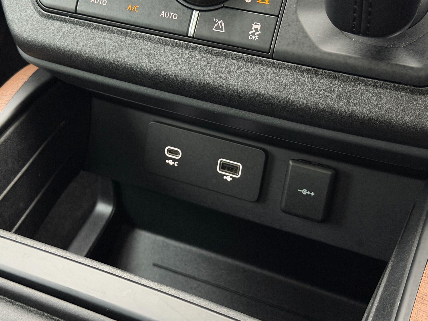 Used Land Rover Defender 90 2021 for sale - 77412081: Photo 54