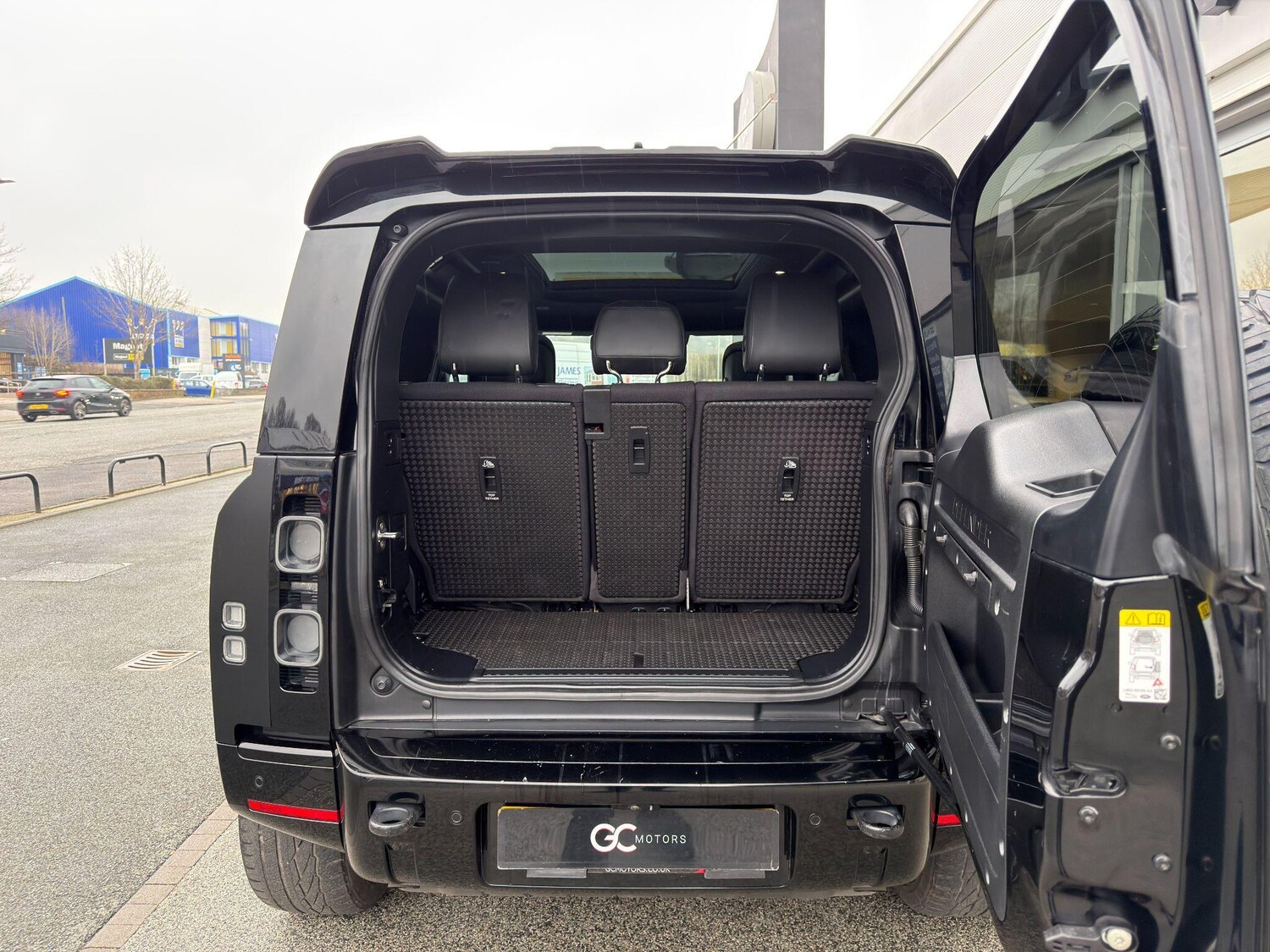 Used Land Rover Defender 90 2021 for sale - 77412081: Photo 65