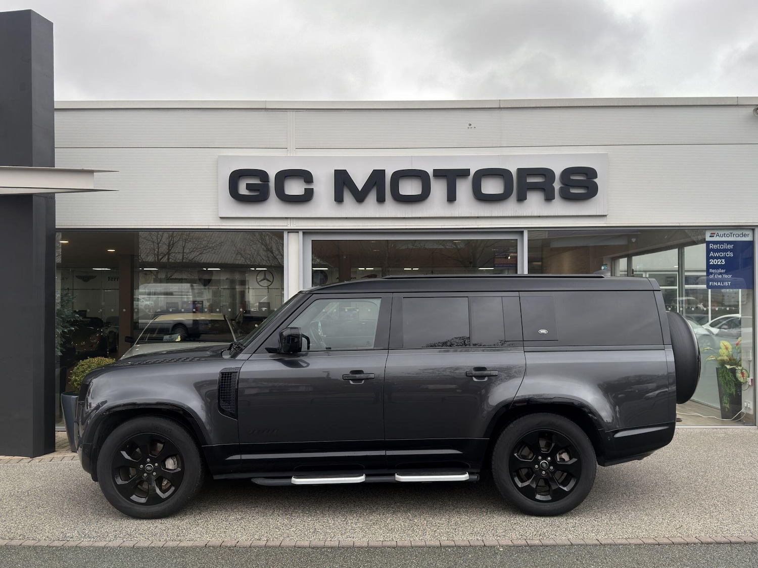 Used Land Rover Defender 130 for sale - 77524999: Photo 5