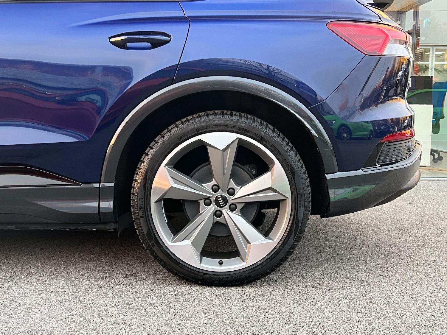 Used Audi Q4 e-tron 2024 for sale - 77066926: Photo 4