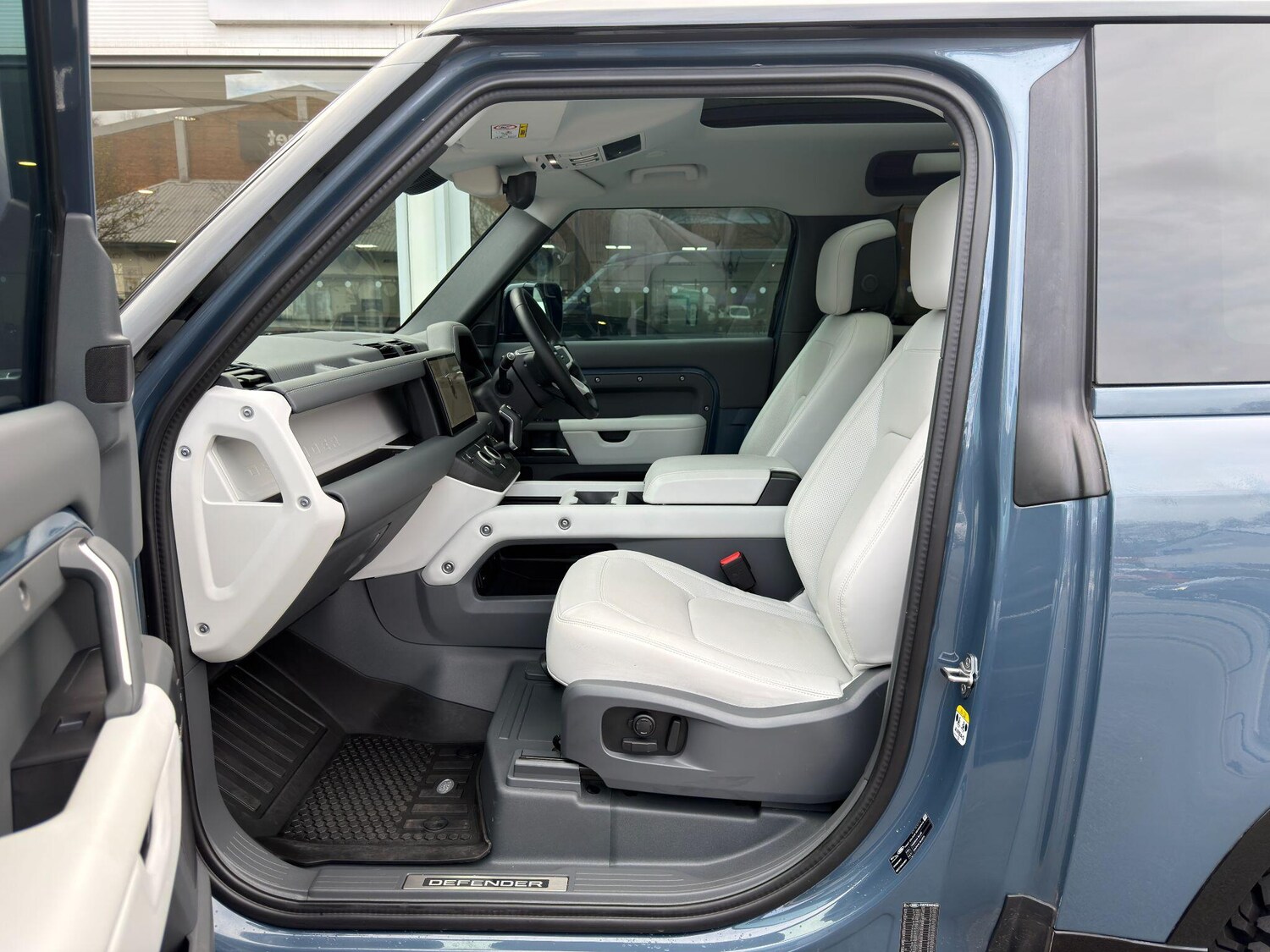 Used Land Rover Defender 90 2025 for sale - 77994209: Photo 17