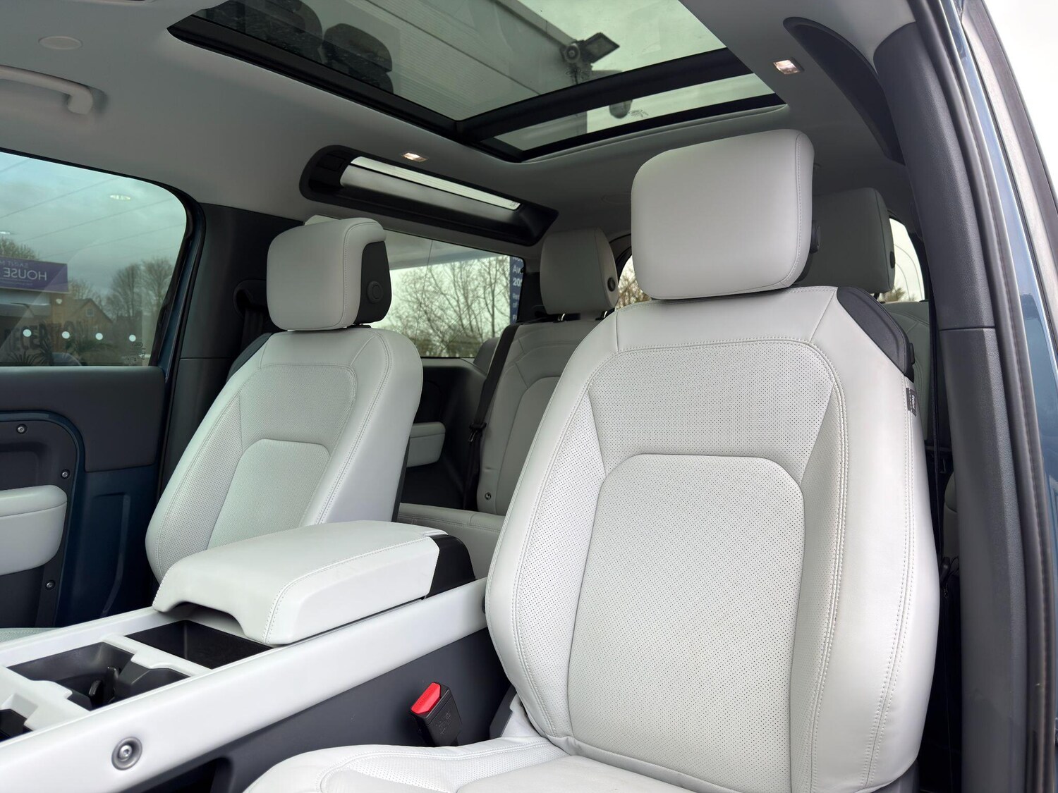 Used Land Rover Defender 90 2025 for sale - 77994209: Photo 20