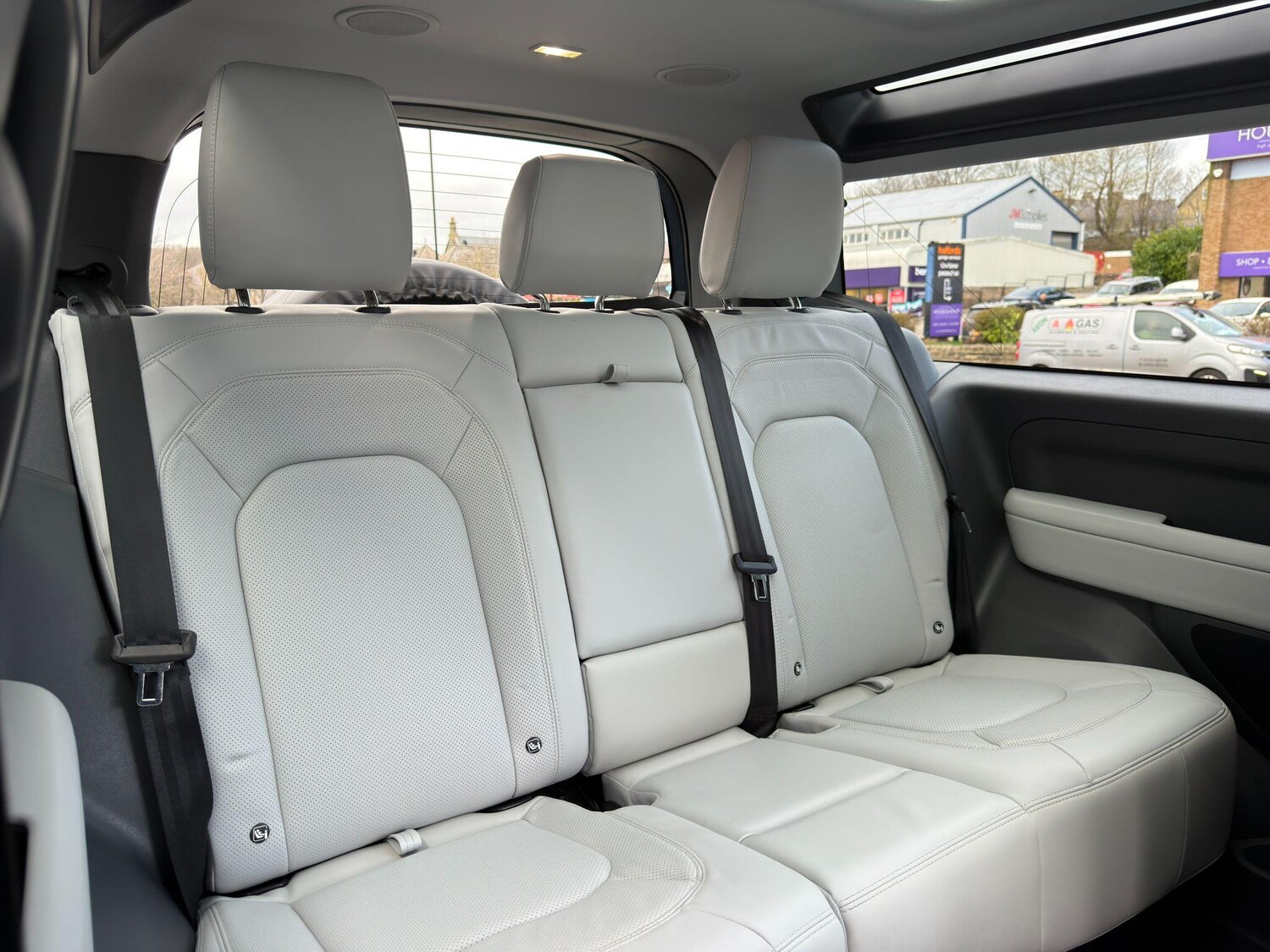 Used Land Rover Defender 90 2025 for sale - 77994209: Photo 21