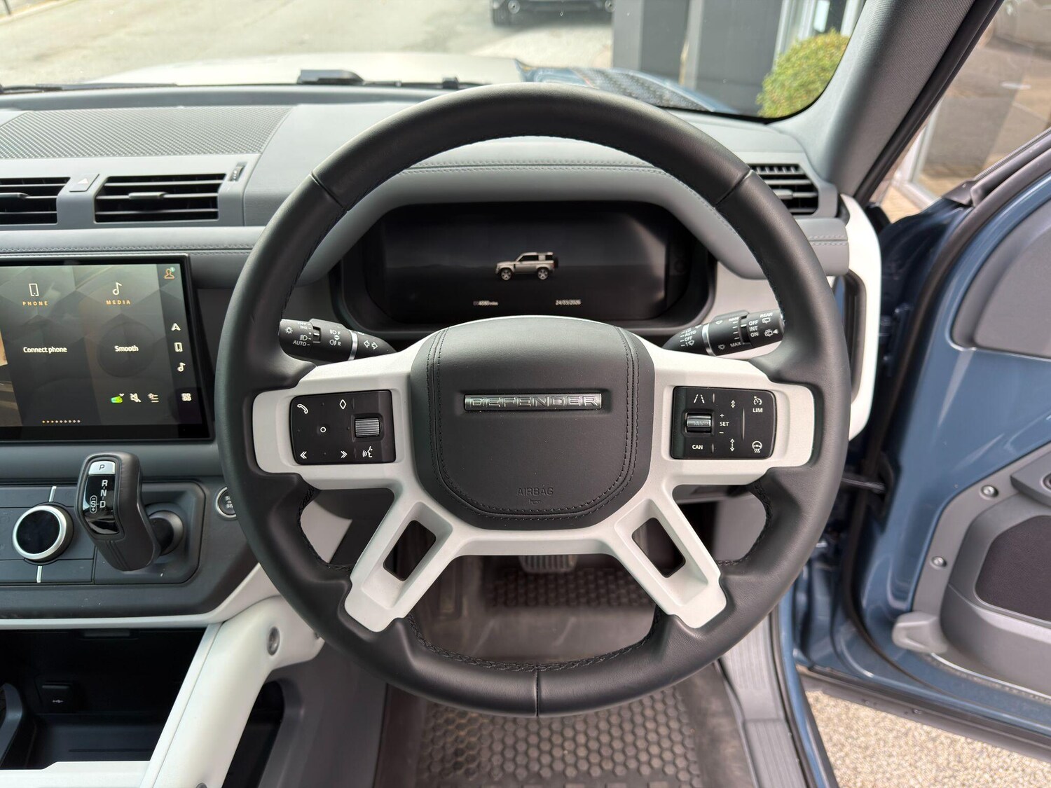 Used Land Rover Defender 90 2025 for sale - 77994209: Photo 27