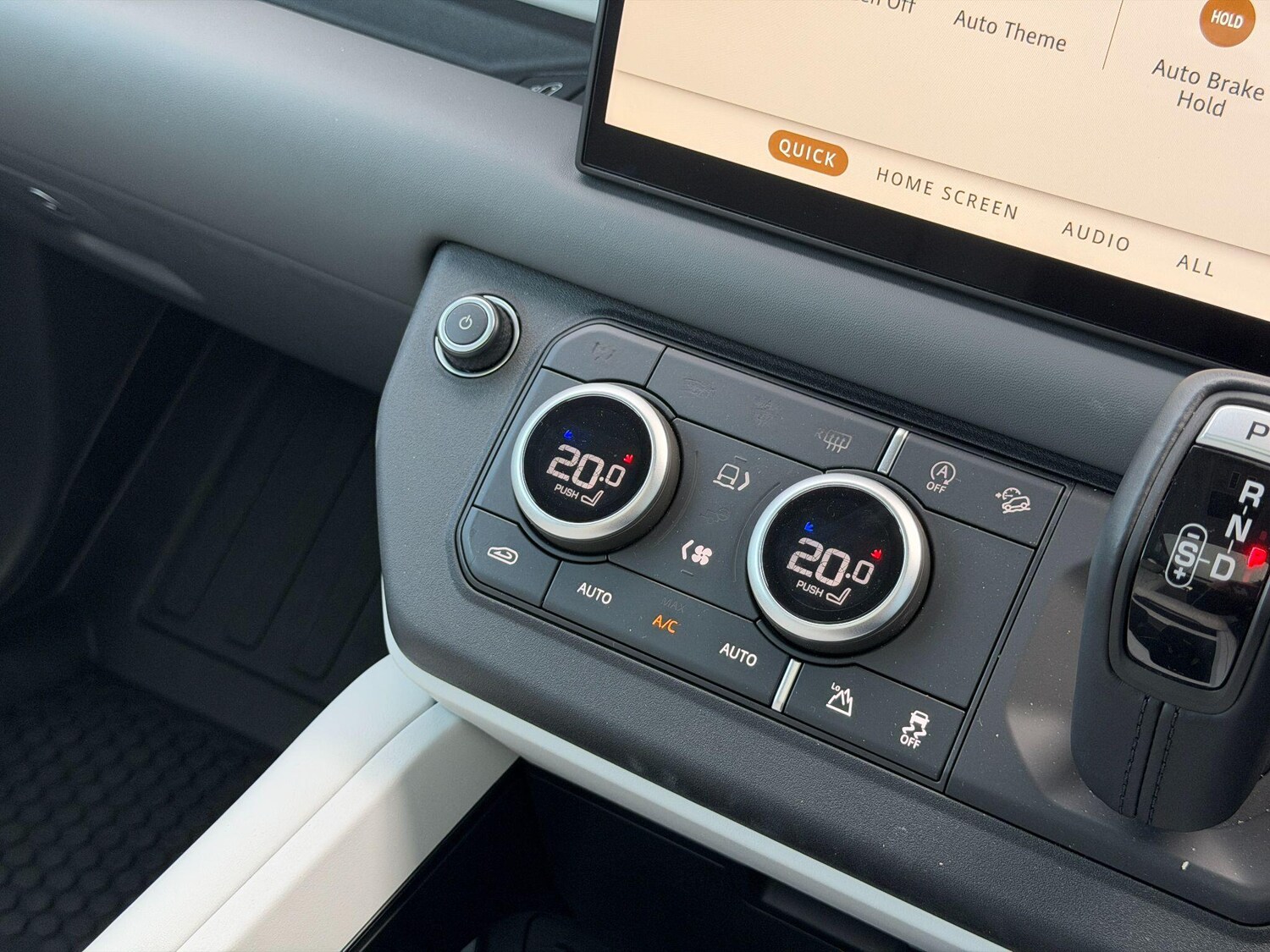 Used Land Rover Defender 90 2025 for sale - 77994209: Photo 30