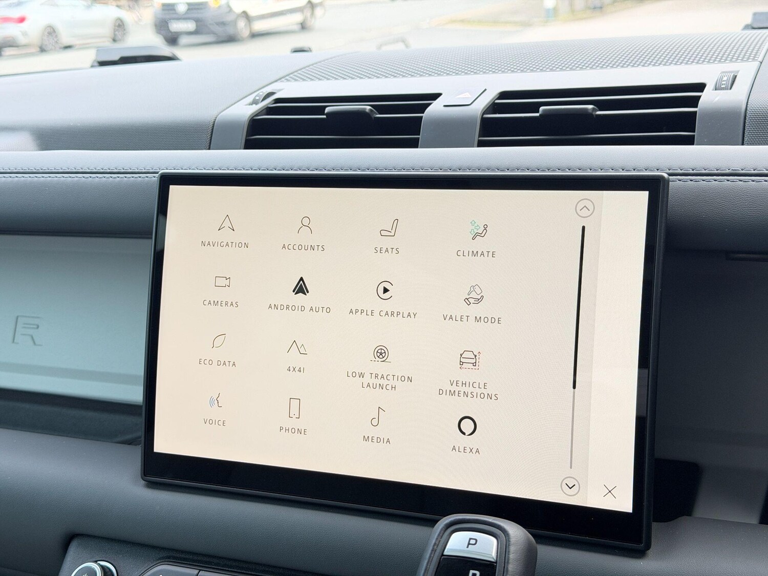 Used Land Rover Defender 90 2025 for sale - 77994209: Photo 39