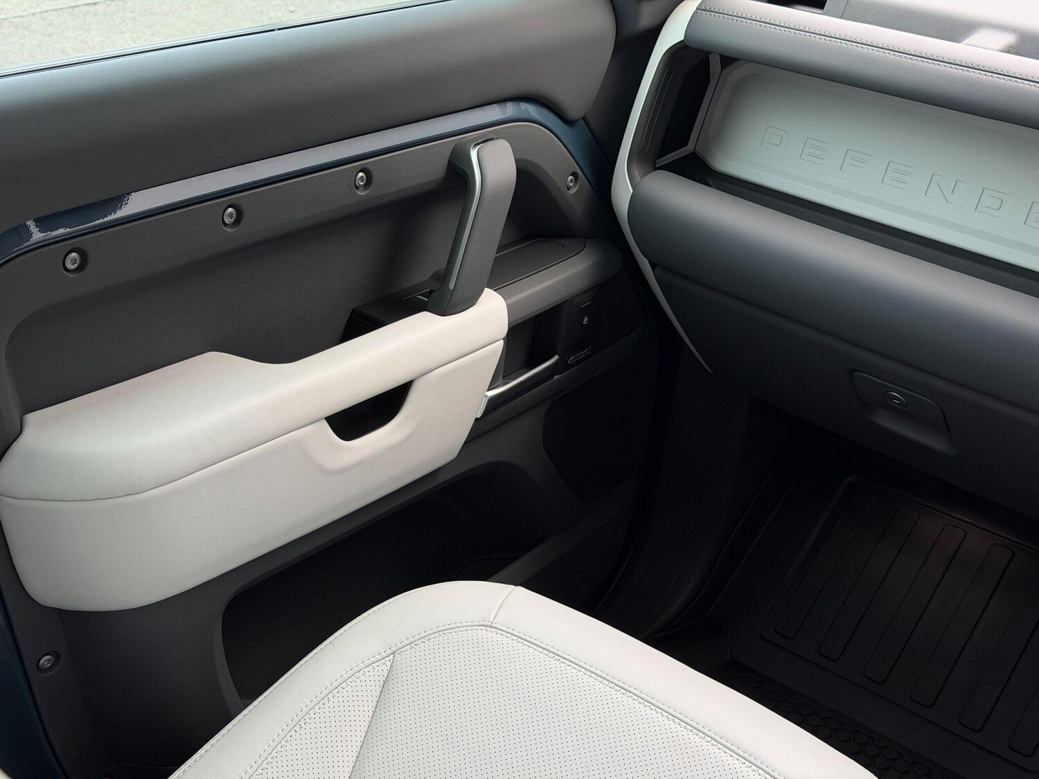 Used Land Rover Defender 90 2025 for sale - 77994209: Photo 54