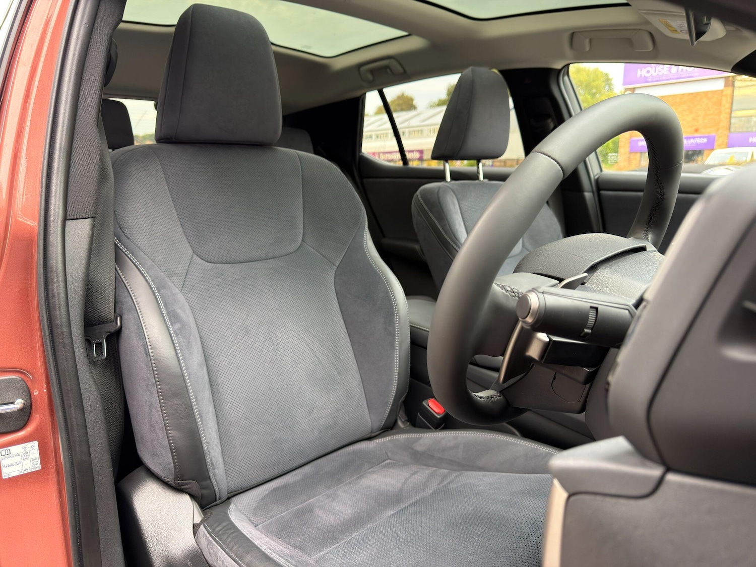 Used Lexus RZ 2023 for sale - 76136490: Photo 13