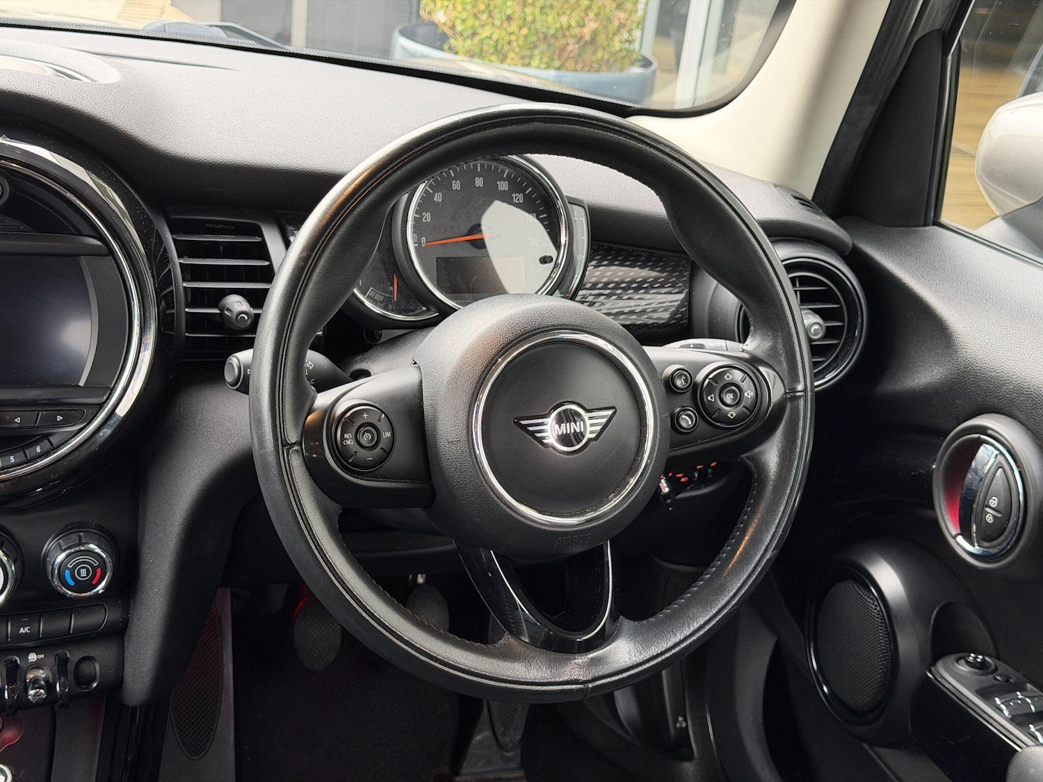 Used MINI Hatch 2019 for sale - 76975513: Photo 30