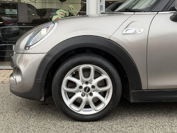 Used MINI Hatch 2019 for sale - 76975513: Photo