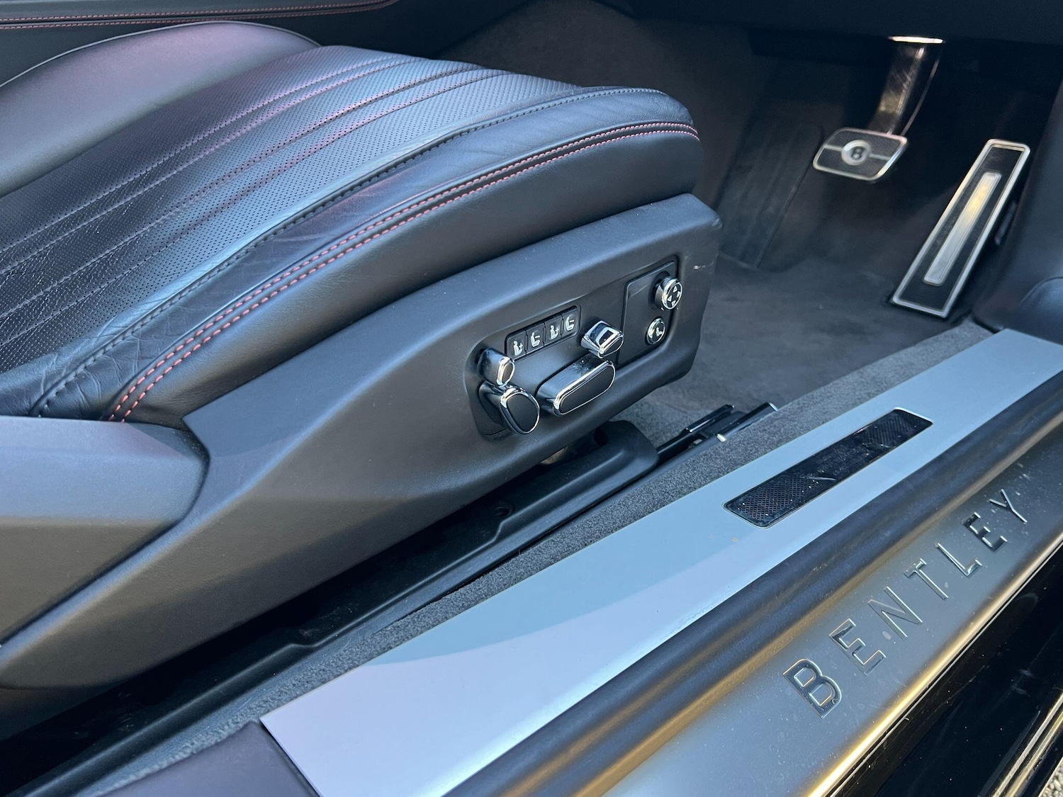 Used Bentley Continental 2021 for sale - 76370924: Photo 37