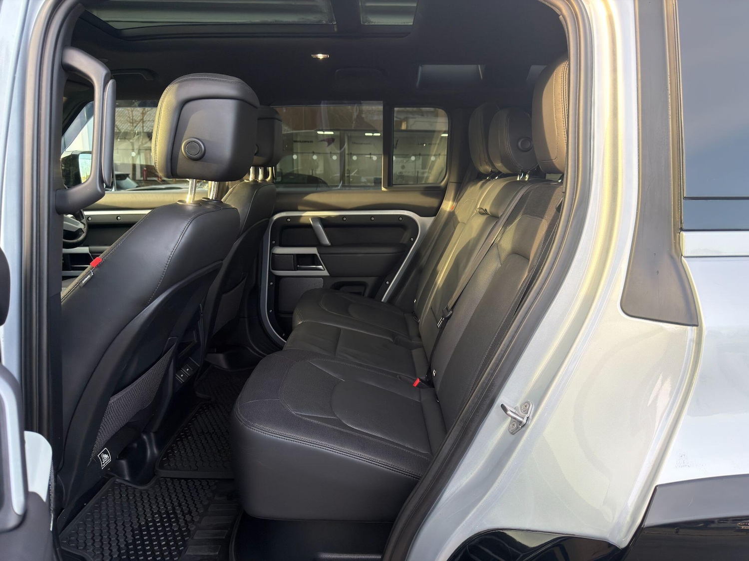 Used Land Rover Defender 110 2023 for sale - 77130789: Photo 27