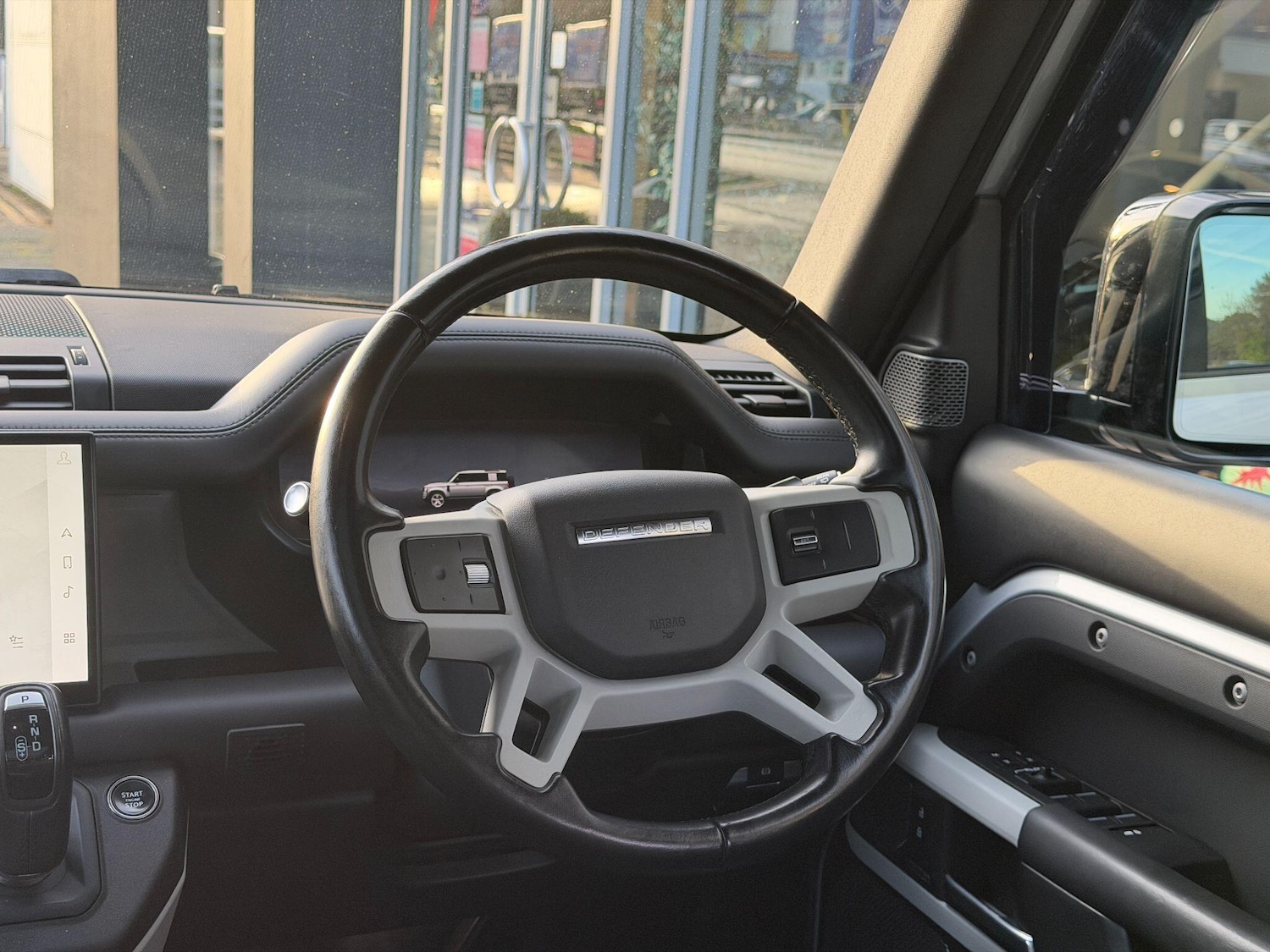 Used Land Rover Defender 110 2023 for sale - 77130789: Photo 30