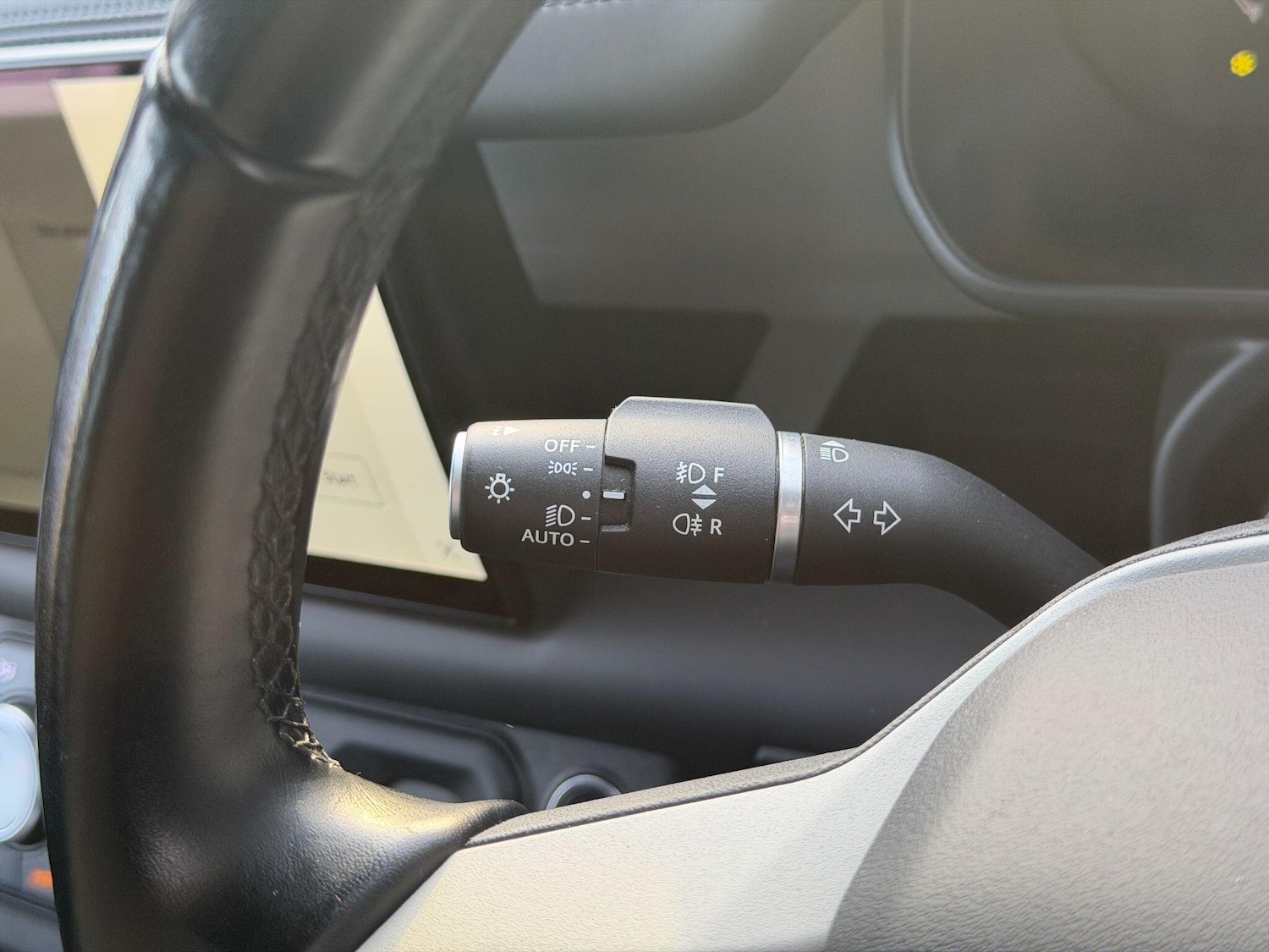 Used Land Rover Defender 110 2023 for sale - 77130789: Photo 34