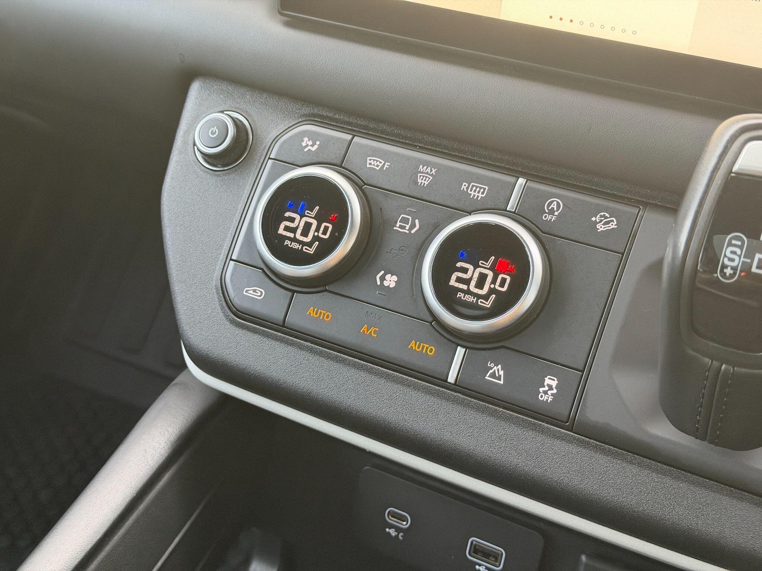 Used Land Rover Defender 110 2023 for sale - 77130789: Photo 42