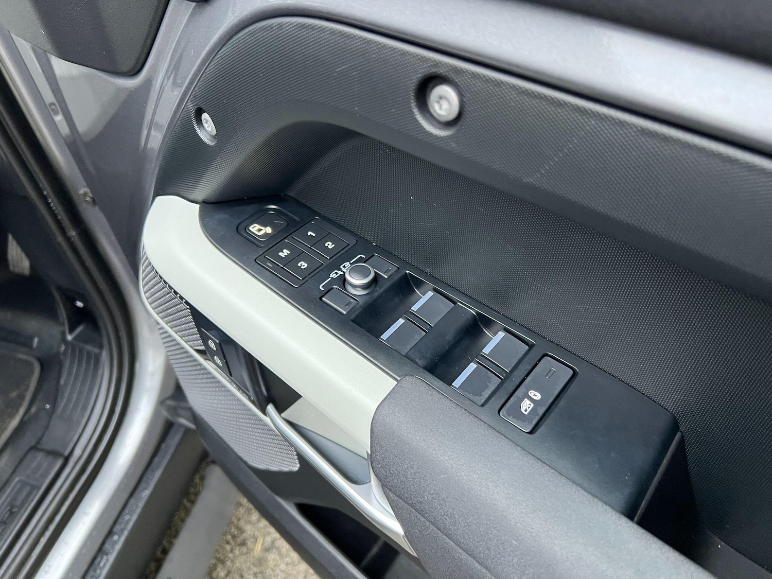 Used Land Rover Defender 2022 for sale - 77049855: Photo 47