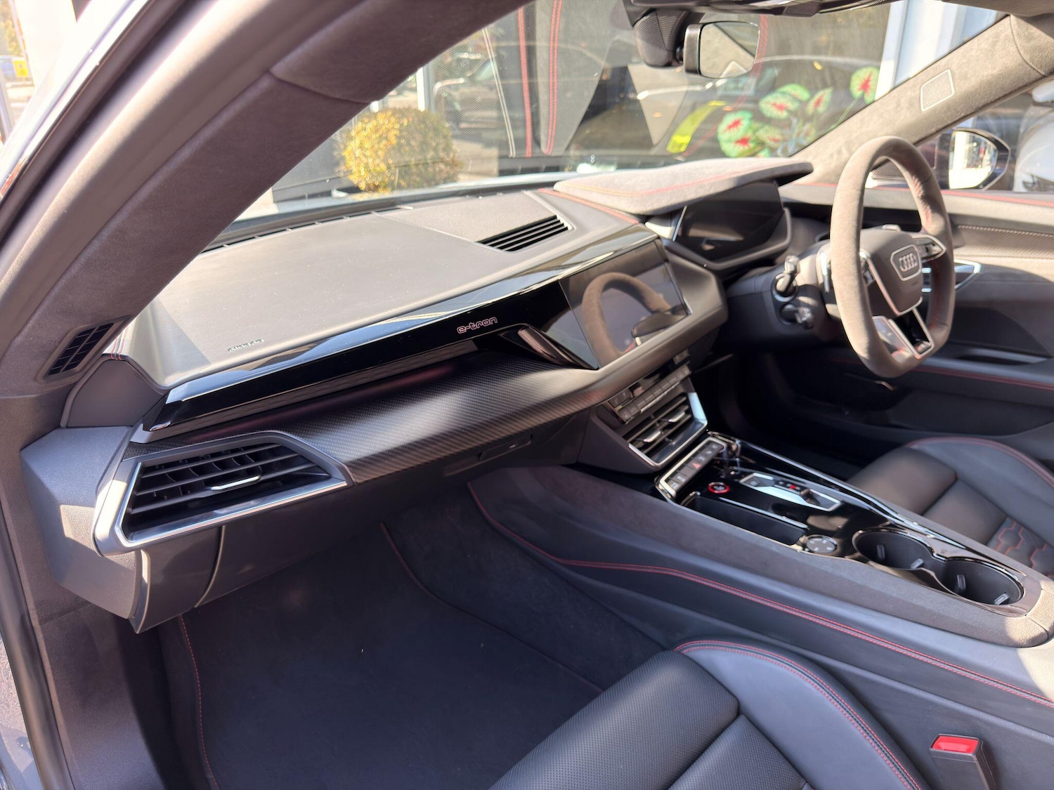 Used Audi RS e-tron GT 2022 for sale - 76072601: Photo 14