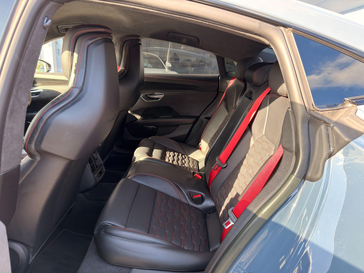 Used Audi RS e-tron GT 2022 for sale - 76072601: Photo 24
