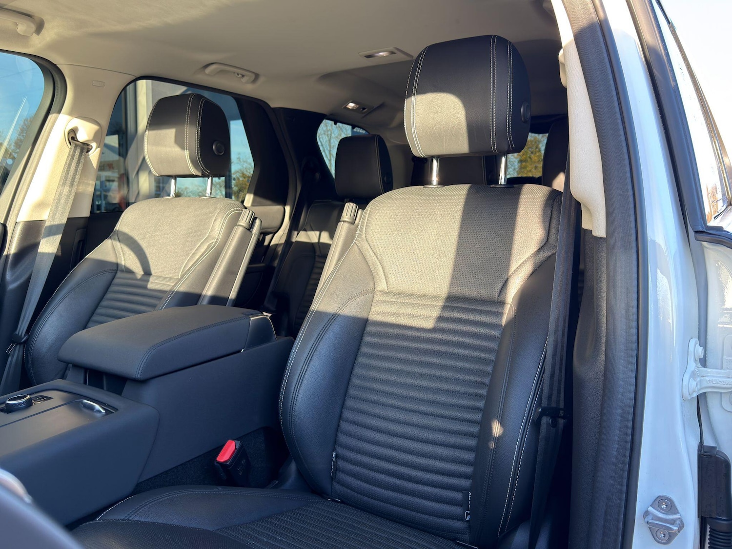 Used Land Rover Discovery 2022 for sale - 76645226: Photo 16