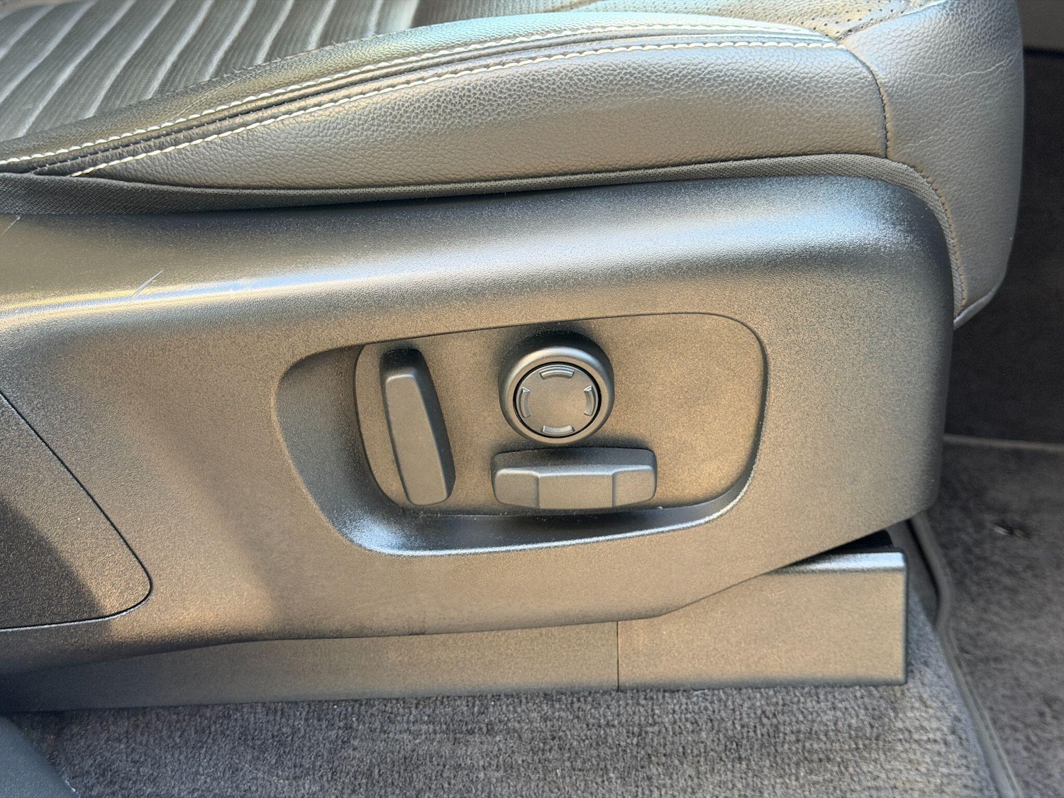 Used Land Rover Discovery 2022 for sale - 76645226: Photo 50